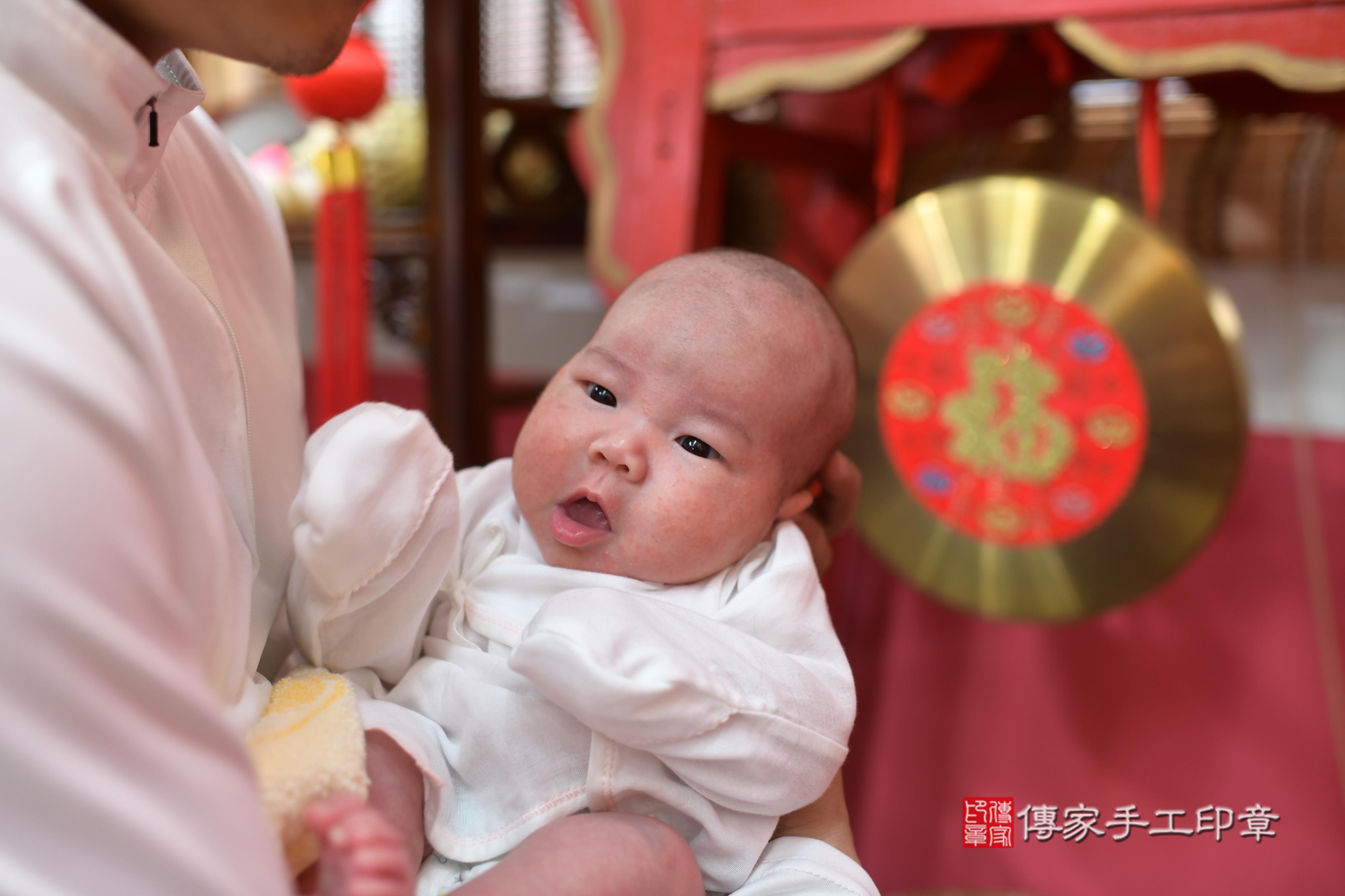 傳家手工印章高雄店、抓周、度脺、中國風會場、傳家嬰兒古禮、吉祥話、抓周道具物品24種、拍照。抓周證書。寶寶抓周、滿周歲、生日快樂、祝福