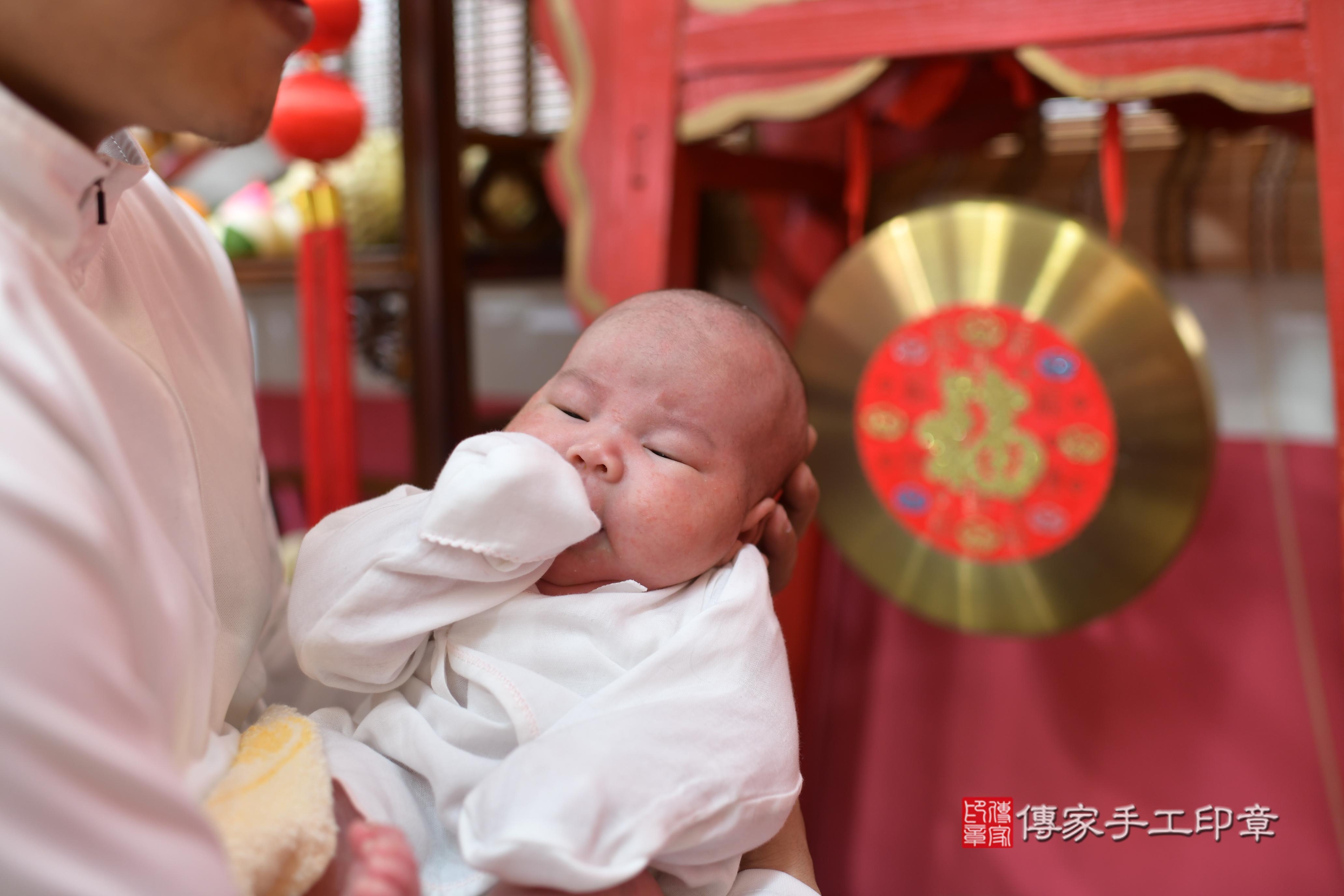 傳家手工印章高雄店、抓周、度脺、中國風會場、傳家嬰兒古禮、吉祥話、抓周道具物品24種、拍照。抓周證書。寶寶抓周、滿周歲、生日快樂、祝福