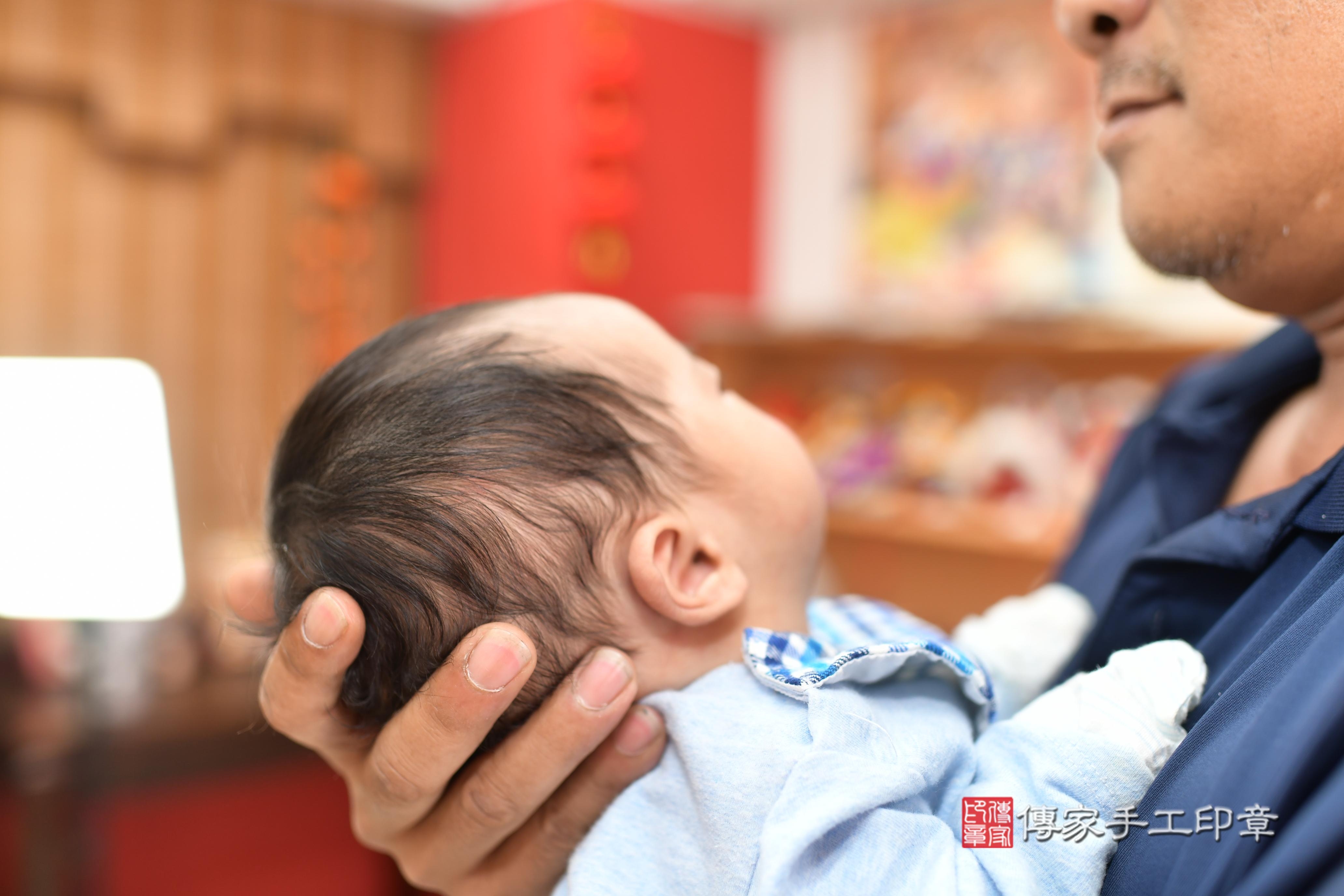 傳家手工印章高雄店、抓周、度脺、中國風會場、傳家嬰兒古禮、吉祥話、抓周道具物品24種、拍照。抓周證書。寶寶抓周、滿周歲、生日快樂、祝福