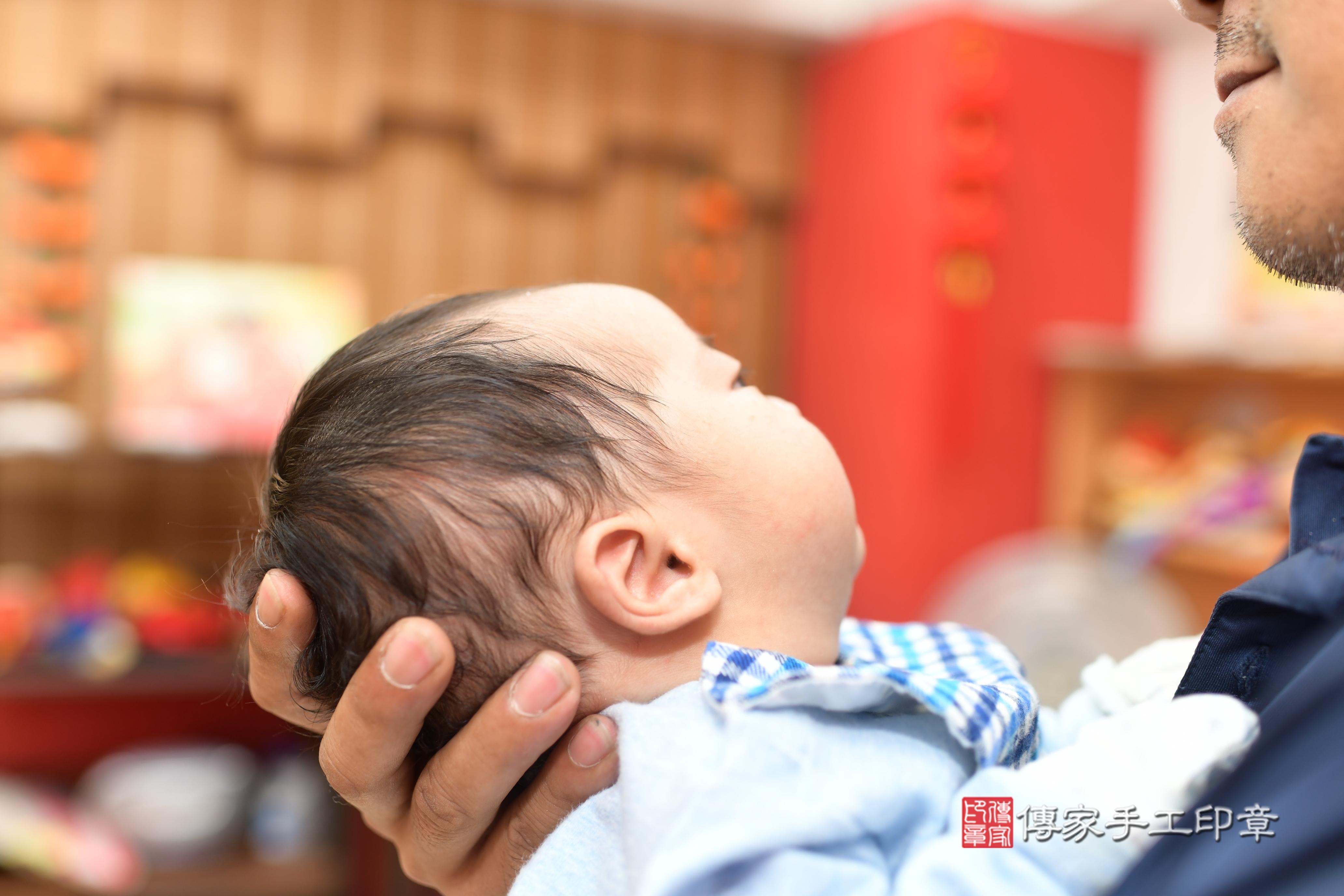 傳家手工印章高雄店、抓周、度脺、中國風會場、傳家嬰兒古禮、吉祥話、抓周道具物品24種、拍照。抓周證書。寶寶抓周、滿周歲、生日快樂、祝福