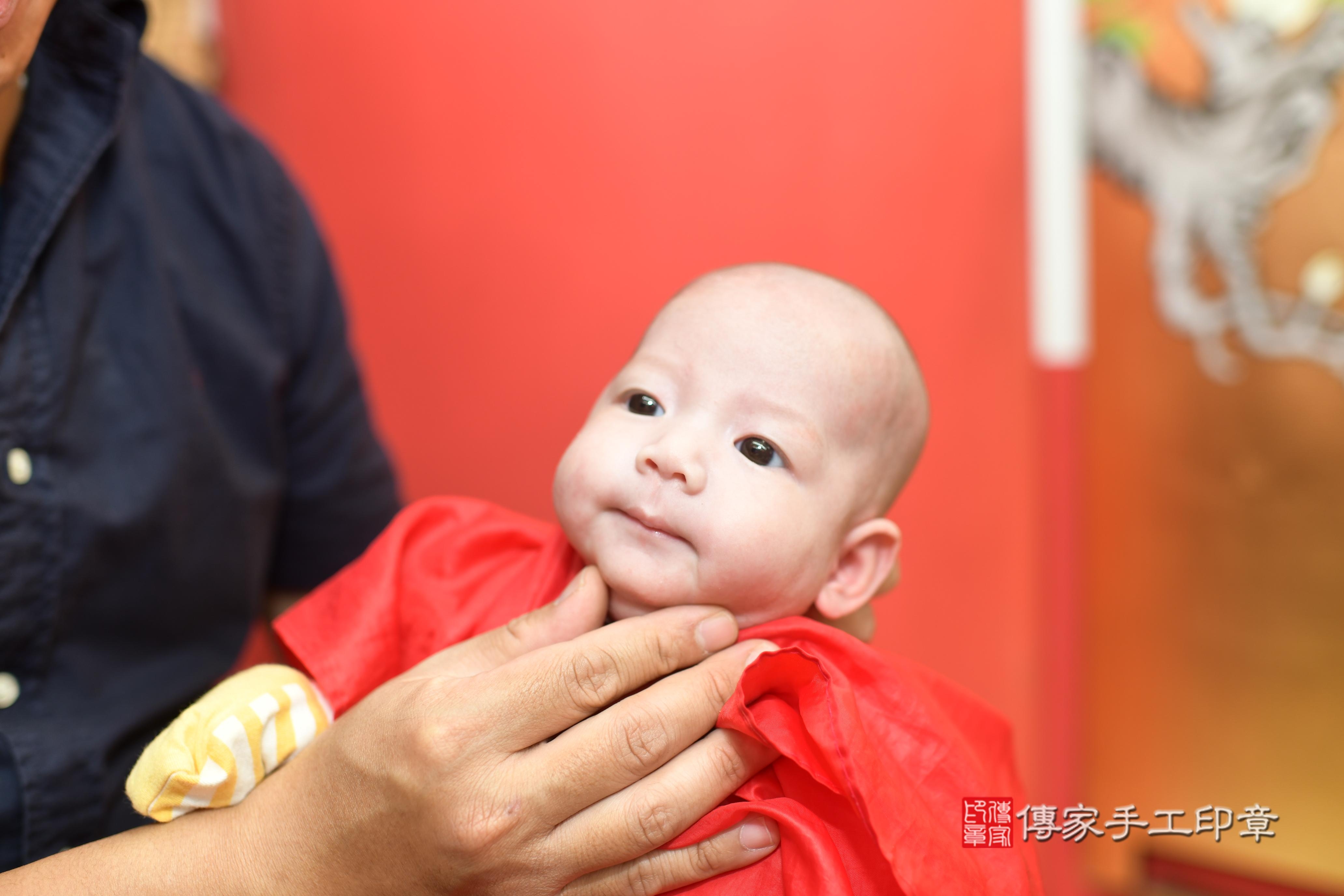 傳家手工印章高雄店、抓周、度脺、中國風會場、傳家嬰兒古禮、吉祥話、抓周道具物品24種、拍照。抓周證書。寶寶抓周、滿周歲、生日快樂、祝福