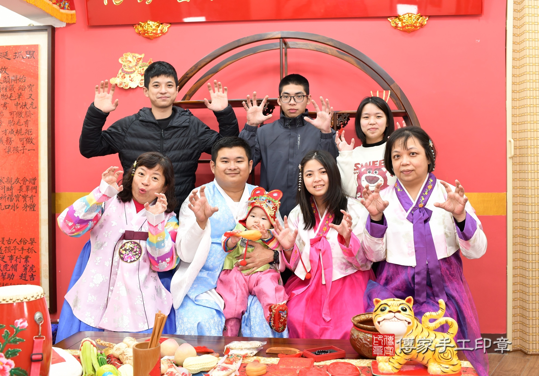 新北市永和區小勛寶寶抓周推薦:傳家新北店抓周度脺中國風會場,嬰兒古禮抓周流程儀式吉祥話、抓周道具物品24種、拍照。抓周證書。2025.2.9,照片15 新北市永和區小勛寶寶抓周推薦:傳家新北店抓周度脺中國風會場,嬰兒古禮抓周流程儀式吉祥話、抓周道具物品24種、拍照。抓周證書。2025.2.9,照片15