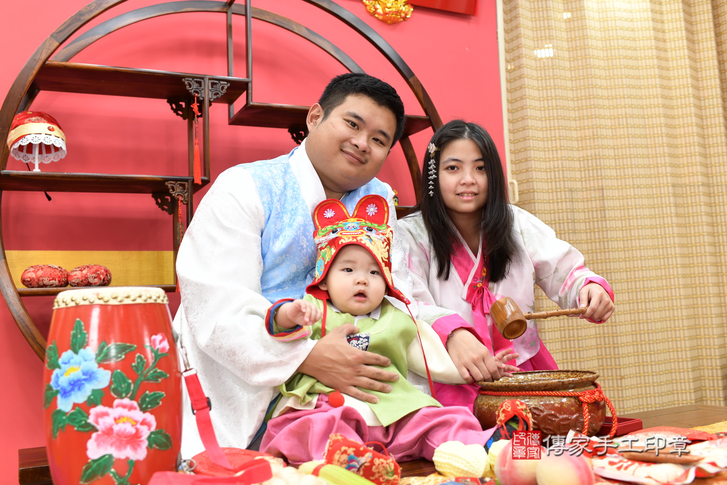 新北市永和區小勛寶寶抓周推薦:傳家新北店抓周度脺中國風會場,嬰兒古禮抓周流程儀式吉祥話、抓周道具物品24種、拍照。抓周證書。2025.2.9,照片9 新北市永和區小勛寶寶抓周推薦:傳家新北店抓周度脺中國風會場,嬰兒古禮抓周流程儀式吉祥話、抓周道具物品24種、拍照。抓周證書。2025.2.9,照片9