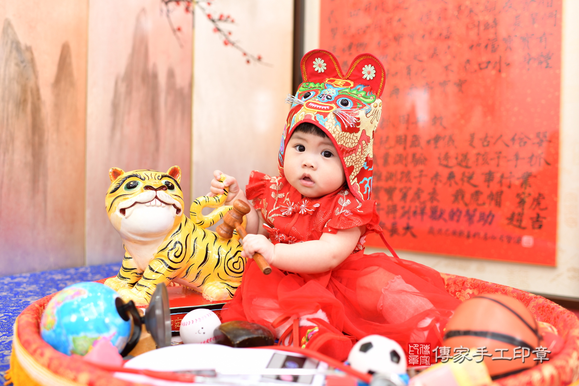 新北市永和區小瑀寶寶抓周推薦:傳家新北店抓周度脺中國風會場,嬰兒古禮抓周流程儀式吉祥話、抓周道具物品24種、拍照。抓周證書。2025.2.13,照片9 新北市永和區小瑀寶寶抓周推薦:傳家新北店抓周度脺中國風會場,嬰兒古禮抓周流程儀式吉祥話、抓周道具物品24種、拍照。抓周證書。2025.2.13,照片9