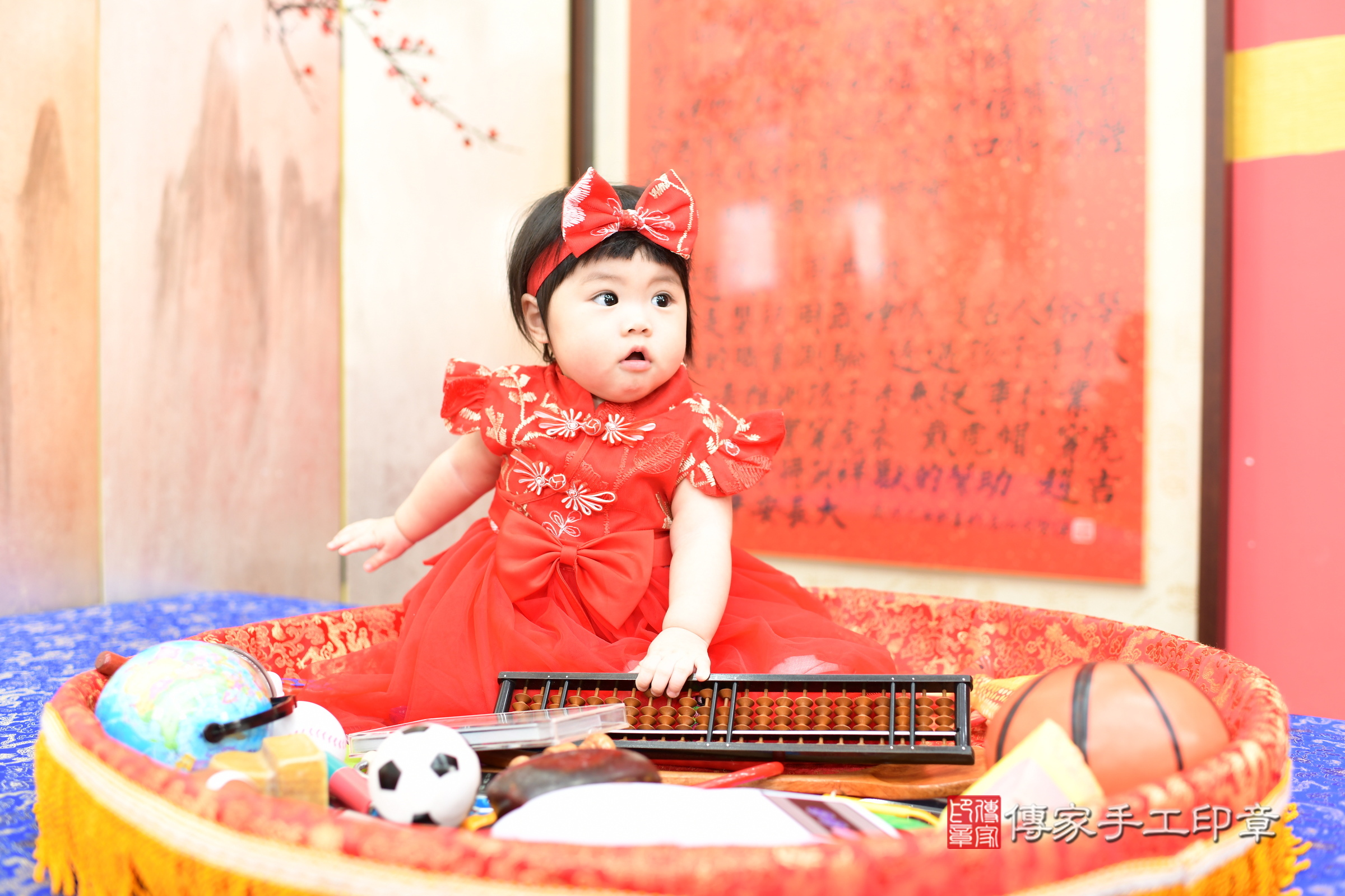 新北市永和區小瑀寶寶抓周推薦:傳家新北店抓周度脺中國風會場,嬰兒古禮抓周流程儀式吉祥話、抓周道具物品24種、拍照。抓周證書。2025.2.13,照片5 新北市永和區小瑀寶寶抓周推薦:傳家新北店抓周度脺中國風會場,嬰兒古禮抓周流程儀式吉祥話、抓周道具物品24種、拍照。抓周證書。2025.2.13,照片5