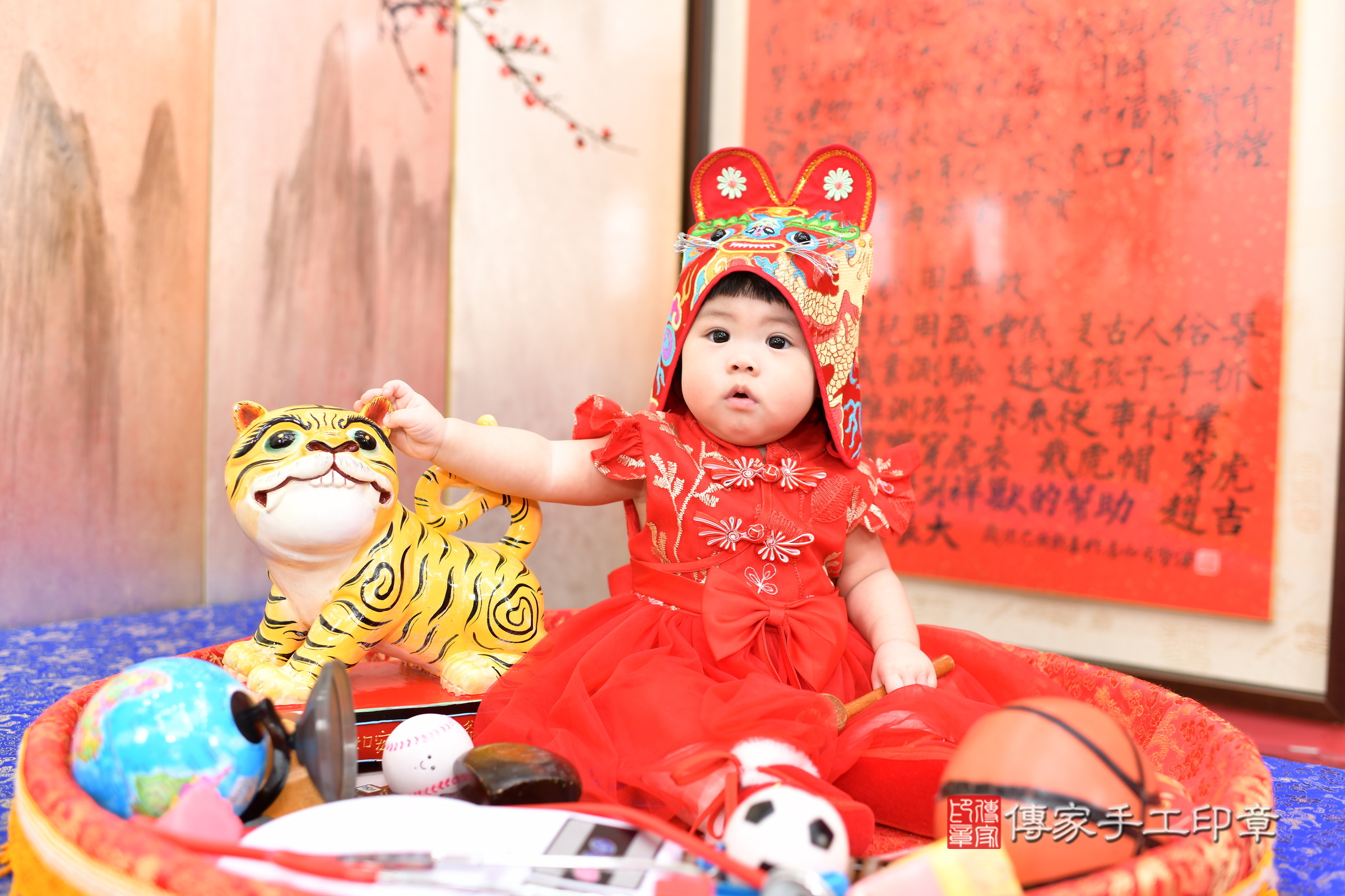 新北市永和區小瑀寶寶抓周推薦:傳家新北店抓周度脺中國風會場,嬰兒古禮抓周流程儀式吉祥話、抓周道具物品24種、拍照。抓周證書。2025.2.13,照片8 新北市永和區小瑀寶寶抓周推薦:傳家新北店抓周度脺中國風會場,嬰兒古禮抓周流程儀式吉祥話、抓周道具物品24種、拍照。抓周證書。2025.2.13,照片8