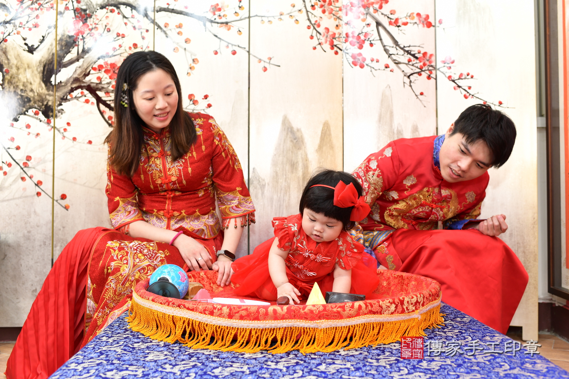 新北市永和區小瑀寶寶抓周推薦:傳家新北店抓周度脺中國風會場,嬰兒古禮抓周流程儀式吉祥話、抓周道具物品24種、拍照。抓周證書。2025.2.13,照片3 新北市永和區小瑀寶寶抓周推薦:傳家新北店抓周度脺中國風會場,嬰兒古禮抓周流程儀式吉祥話、抓周道具物品24種、拍照。抓周證書。2025.2.13,照片3