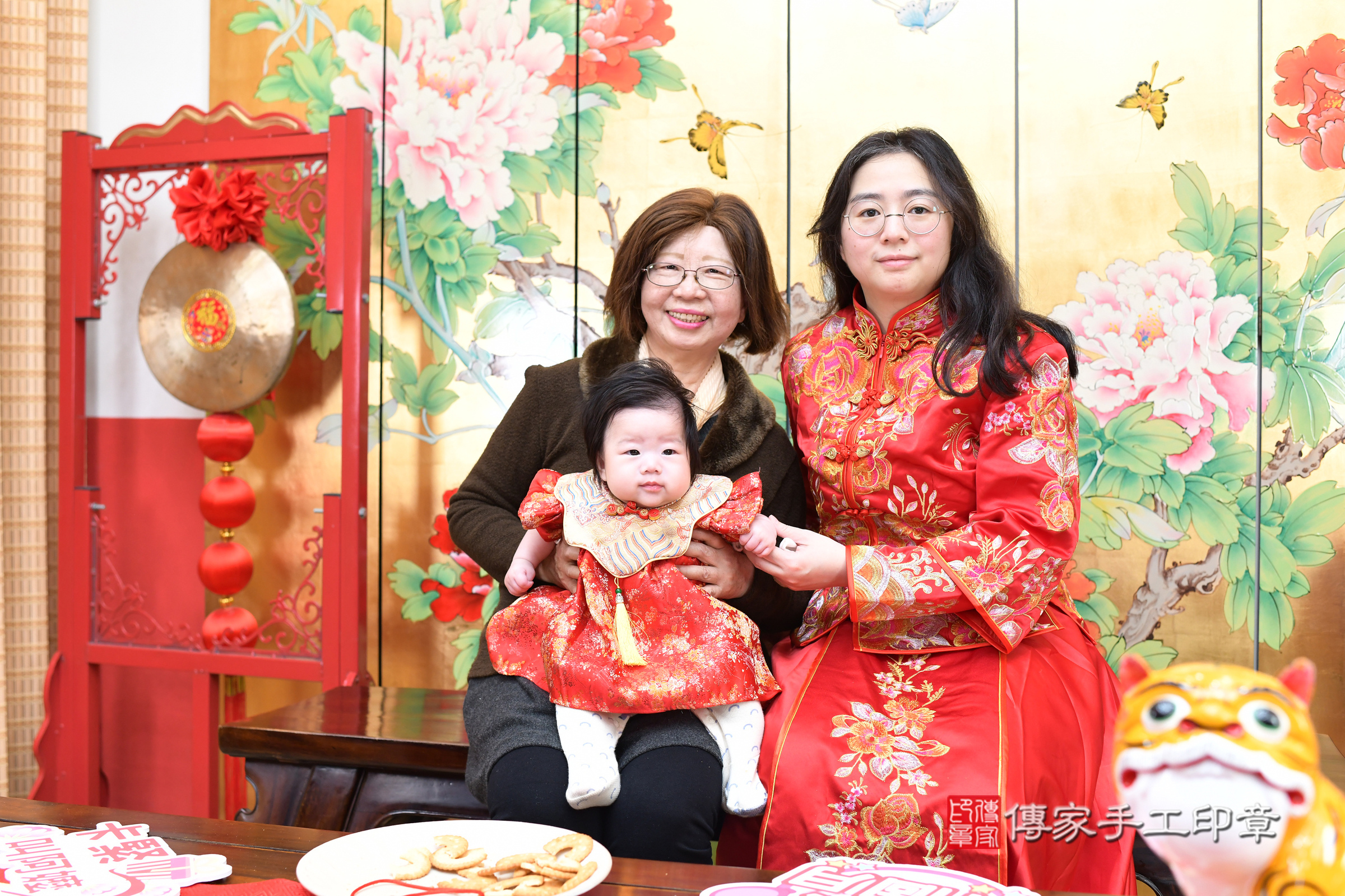 台北市大同區小杏寶寶收涎推薦:傳家台北店收涎中國風會場,嬰兒古禮收涎收口水流程儀式、收涎吉祥話、收涎餅乾、收涎拍照。收涎證書。2025.2.12,照片7 台北市大同區小杏寶寶收涎推薦:傳家台北店收涎中國風會場,嬰兒古禮收涎收口水流程儀式、收涎吉祥話、收涎餅乾、收涎拍照。收涎證書。2025.2.12,照片7