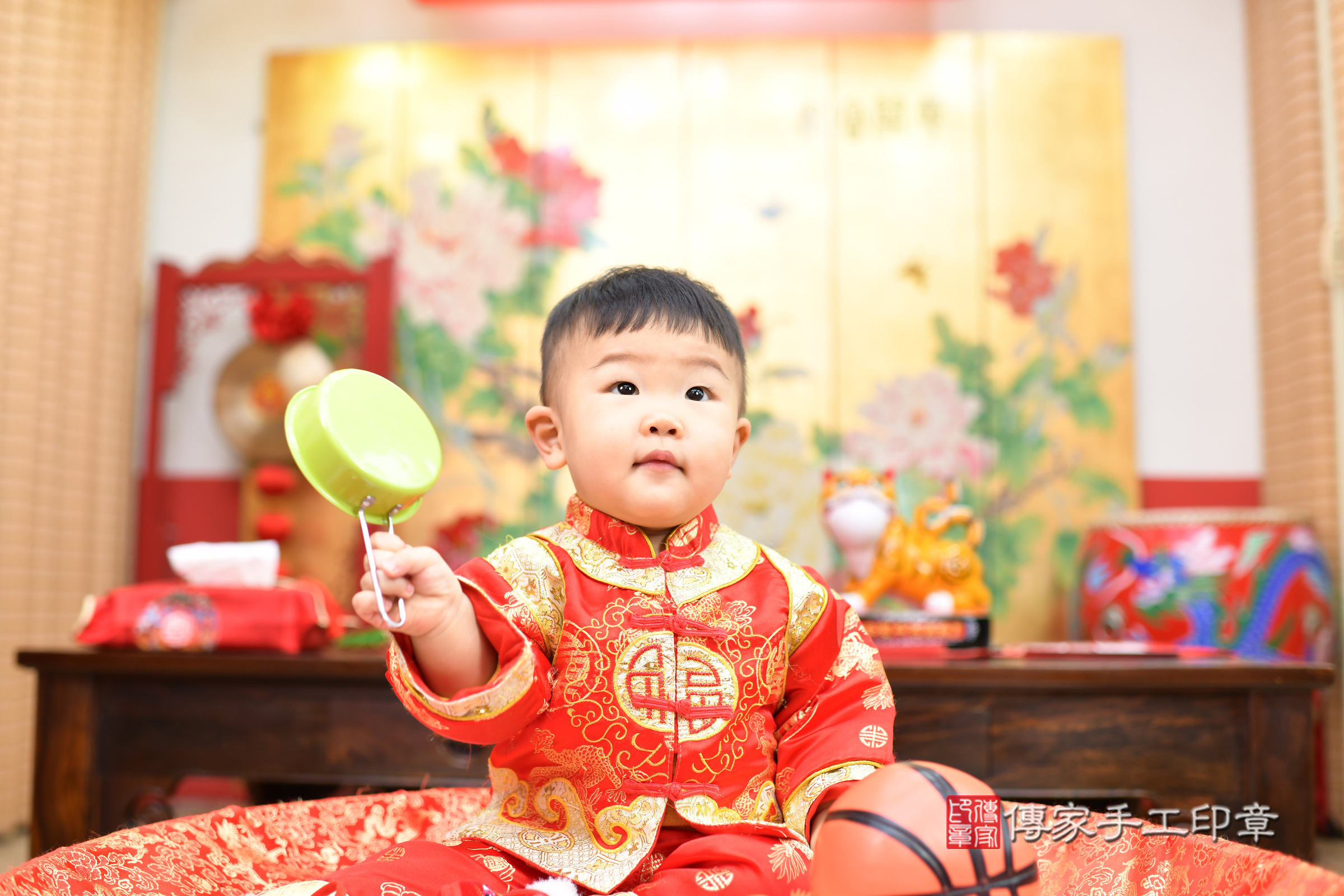 台北市大同區小緒寶寶抓周推薦:傳家台北店抓周度脺中國風會場,嬰兒古禮抓周流程儀式吉祥話、抓周道具物品24種、拍照。抓周證書。2025.2.15,照片7 台北市大同區小緒寶寶抓周推薦:傳家台北店抓周度脺中國風會場,嬰兒古禮抓周流程儀式吉祥話、抓周道具物品24種、拍照。抓周證書。2025.2.15,照片7