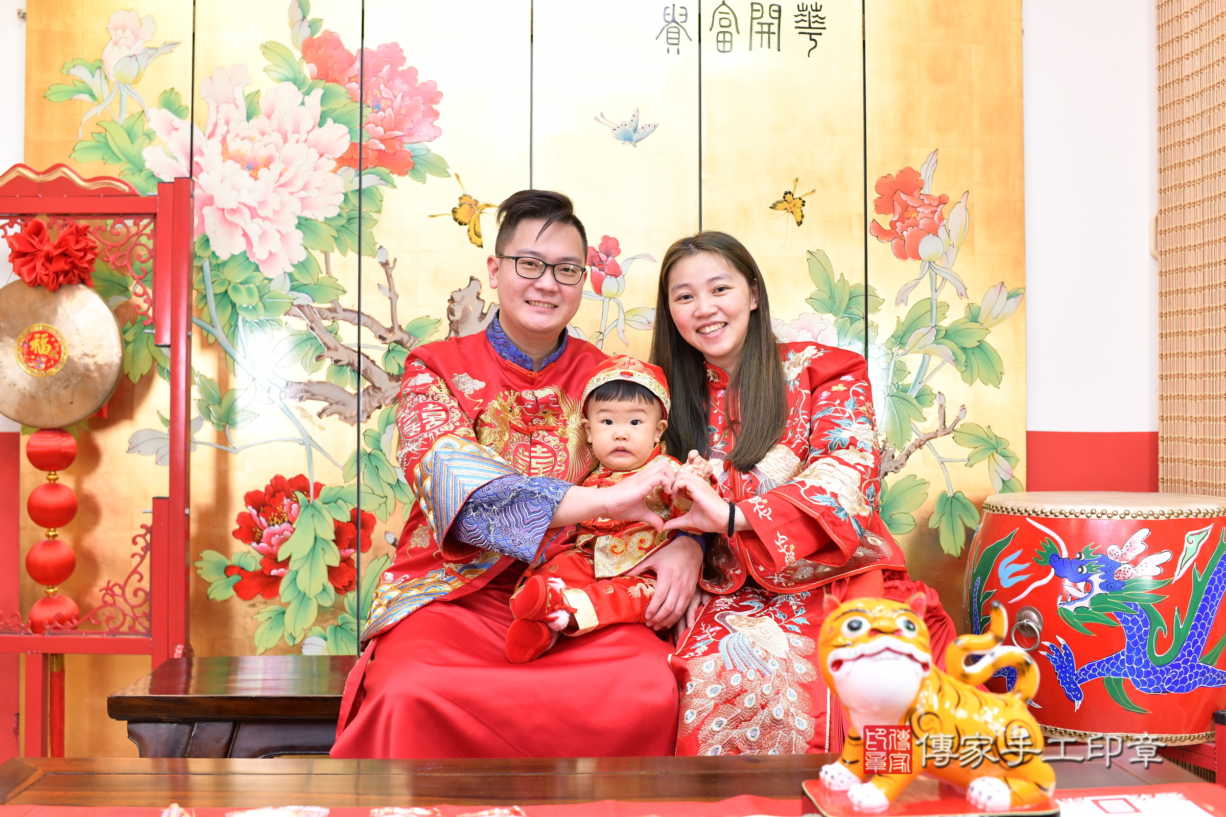 台北市大同區小緒寶寶抓周推薦:傳家台北店抓周度脺中國風會場,嬰兒古禮抓周流程儀式吉祥話、抓周道具物品24種、拍照。抓周證書。2025.2.15,照片2 台北市大同區小緒寶寶抓周推薦:傳家台北店抓周度脺中國風會場,嬰兒古禮抓周流程儀式吉祥話、抓周道具物品24種、拍照。抓周證書。2025.2.15,照片2