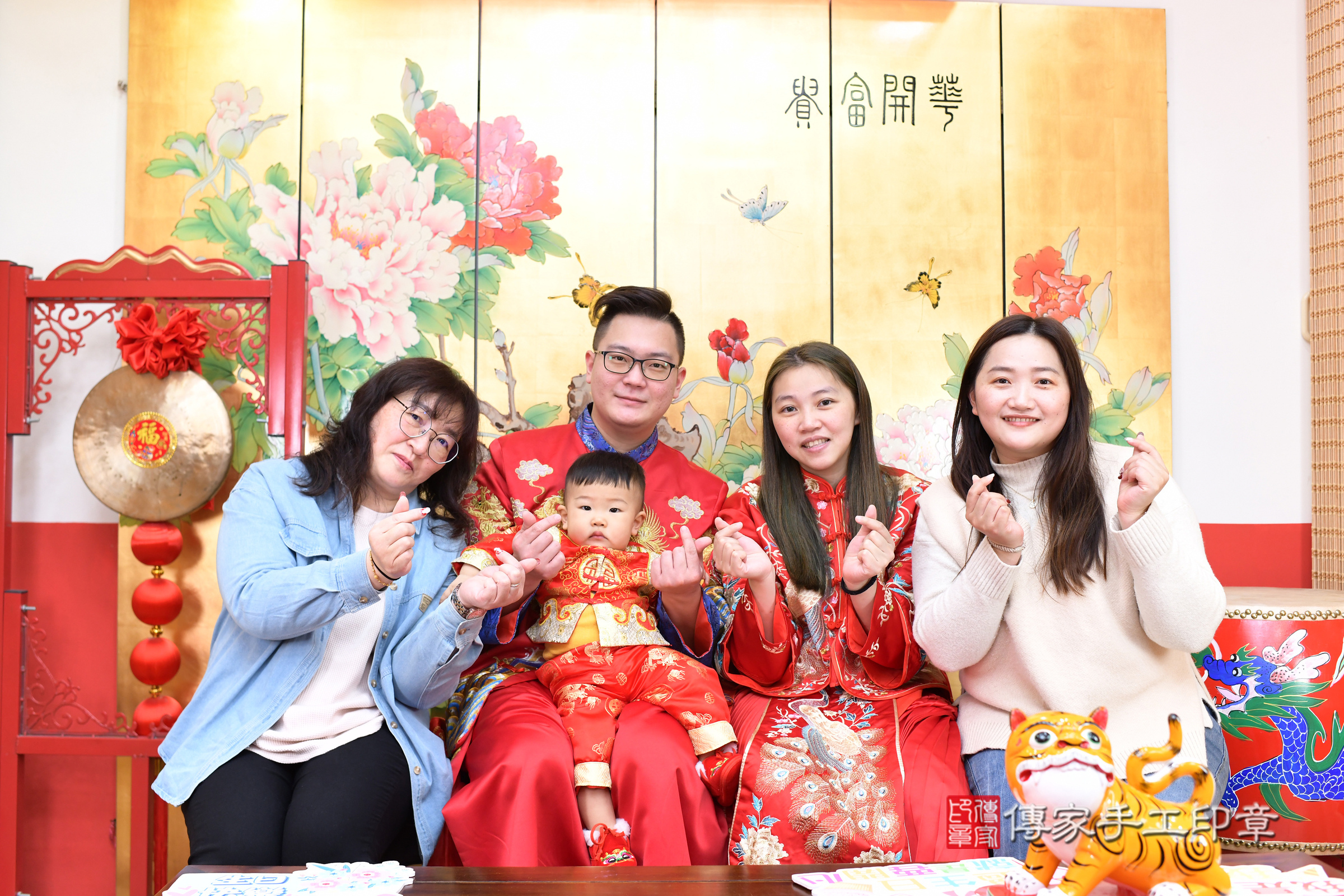 台北市大同區小緒寶寶抓周推薦:傳家台北店抓周度脺中國風會場,嬰兒古禮抓周流程儀式吉祥話、抓周道具物品24種、拍照。抓周證書。2025.2.15,照片3 台北市大同區小緒寶寶抓周推薦:傳家台北店抓周度脺中國風會場,嬰兒古禮抓周流程儀式吉祥話、抓周道具物品24種、拍照。抓周證書。2025.2.15,照片3