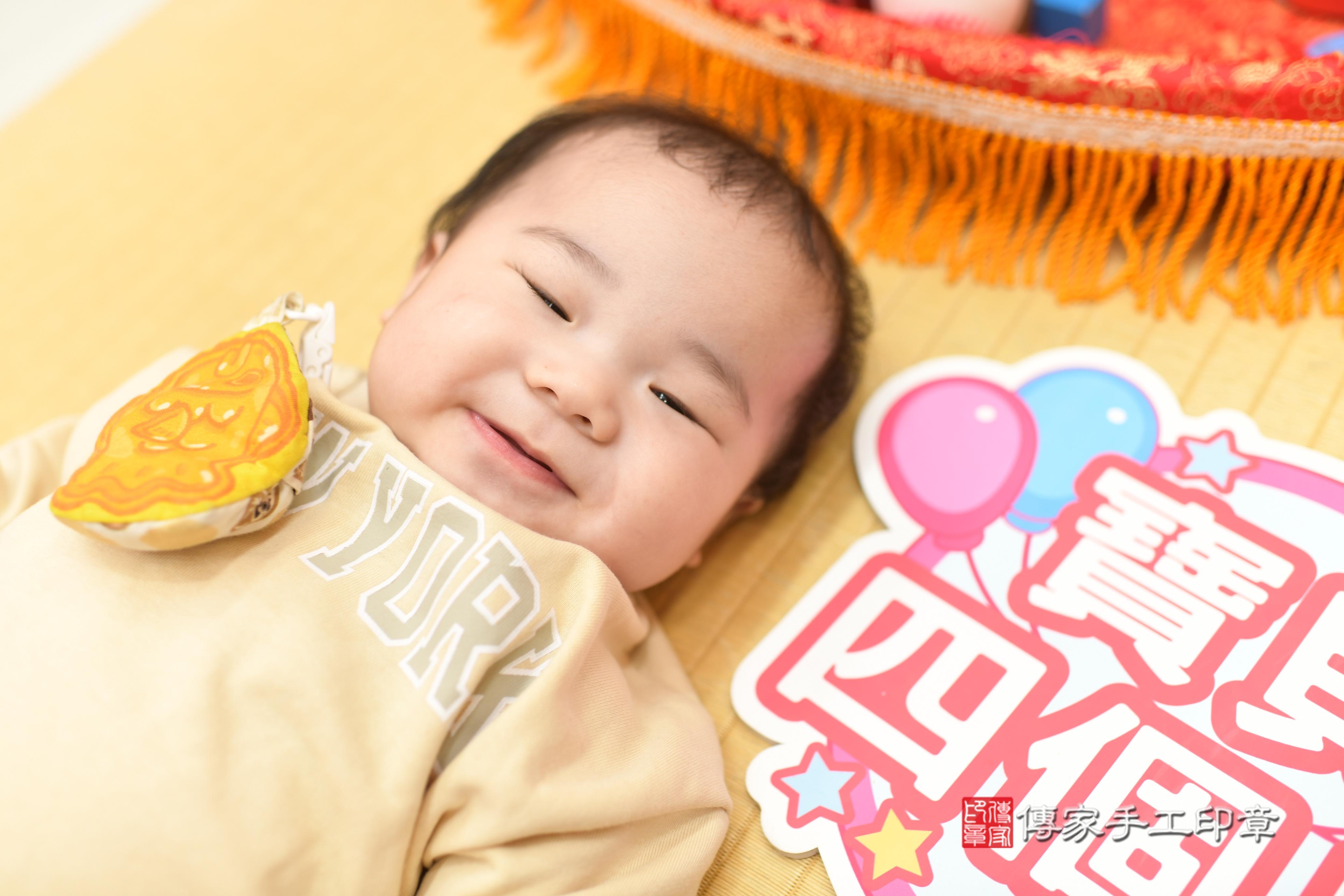 傳家手工印章高雄店、抓周、度脺、中國風會場、傳家嬰兒古禮、吉祥話、抓周道具物品24種、拍照。抓周證書。寶寶抓周、滿周歲、生日快樂、祝福 傳家手工印章高雄店、抓周、度脺、中國風會場、傳家嬰兒古禮、吉祥話、抓周道具物品24種、拍照。抓周證書。寶寶抓周、滿周歲、生日快樂、祝福