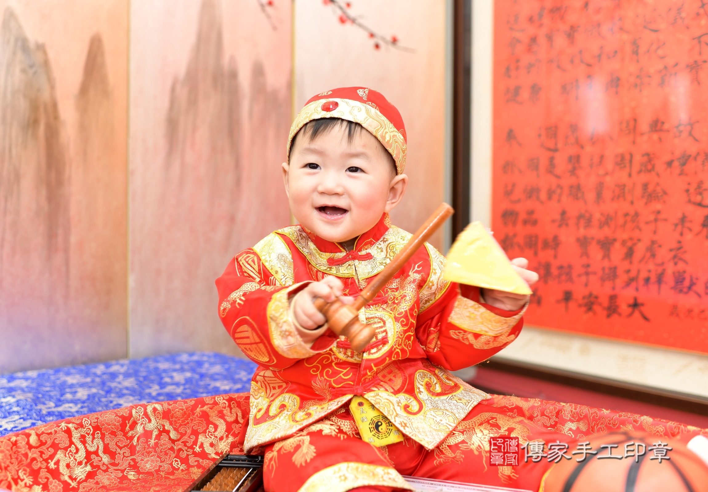 新北市永和區小碩寶寶抓周推薦:傳家新北店抓周度脺中國風會場,嬰兒古禮抓周流程儀式吉祥話、抓周道具物品24種、拍照。抓周證書。2025.2.13,照片10 新北市永和區小碩寶寶抓周推薦:傳家新北店抓周度脺中國風會場,嬰兒古禮抓周流程儀式吉祥話、抓周道具物品24種、拍照。抓周證書。2025.2.13,照片10