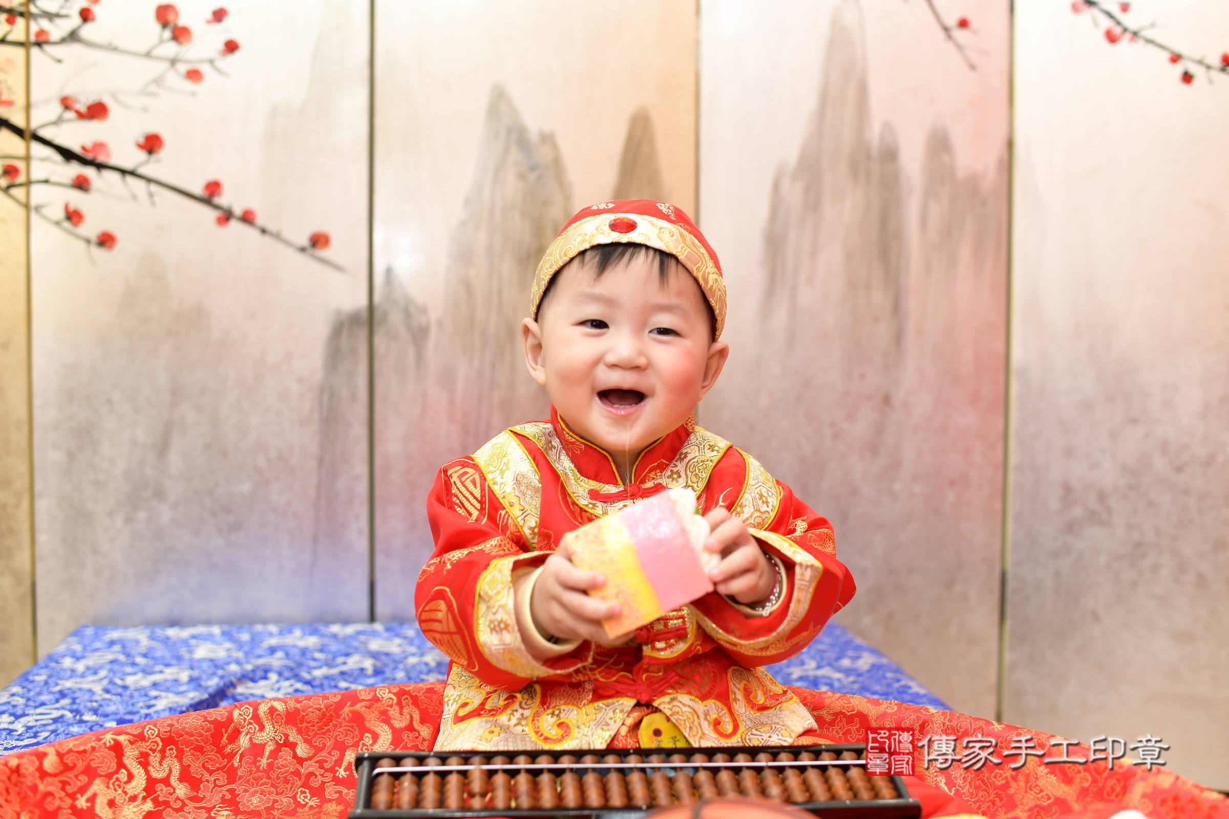 新北市永和區小碩寶寶抓周推薦:傳家新北店抓周度脺中國風會場,嬰兒古禮抓周流程儀式吉祥話、抓周道具物品24種、拍照。抓周證書。2025.2.13,照片7 新北市永和區小碩寶寶抓周推薦:傳家新北店抓周度脺中國風會場,嬰兒古禮抓周流程儀式吉祥話、抓周道具物品24種、拍照。抓周證書。2025.2.13,照片7