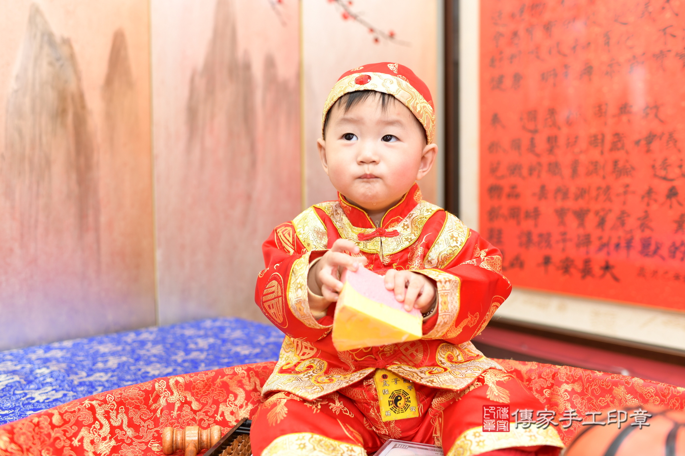 新北市永和區小碩寶寶抓周推薦:傳家新北店抓周度脺中國風會場,嬰兒古禮抓周流程儀式吉祥話、抓周道具物品24種、拍照。抓周證書。2025.2.13,照片5 新北市永和區小碩寶寶抓周推薦:傳家新北店抓周度脺中國風會場,嬰兒古禮抓周流程儀式吉祥話、抓周道具物品24種、拍照。抓周證書。2025.2.13,照片5