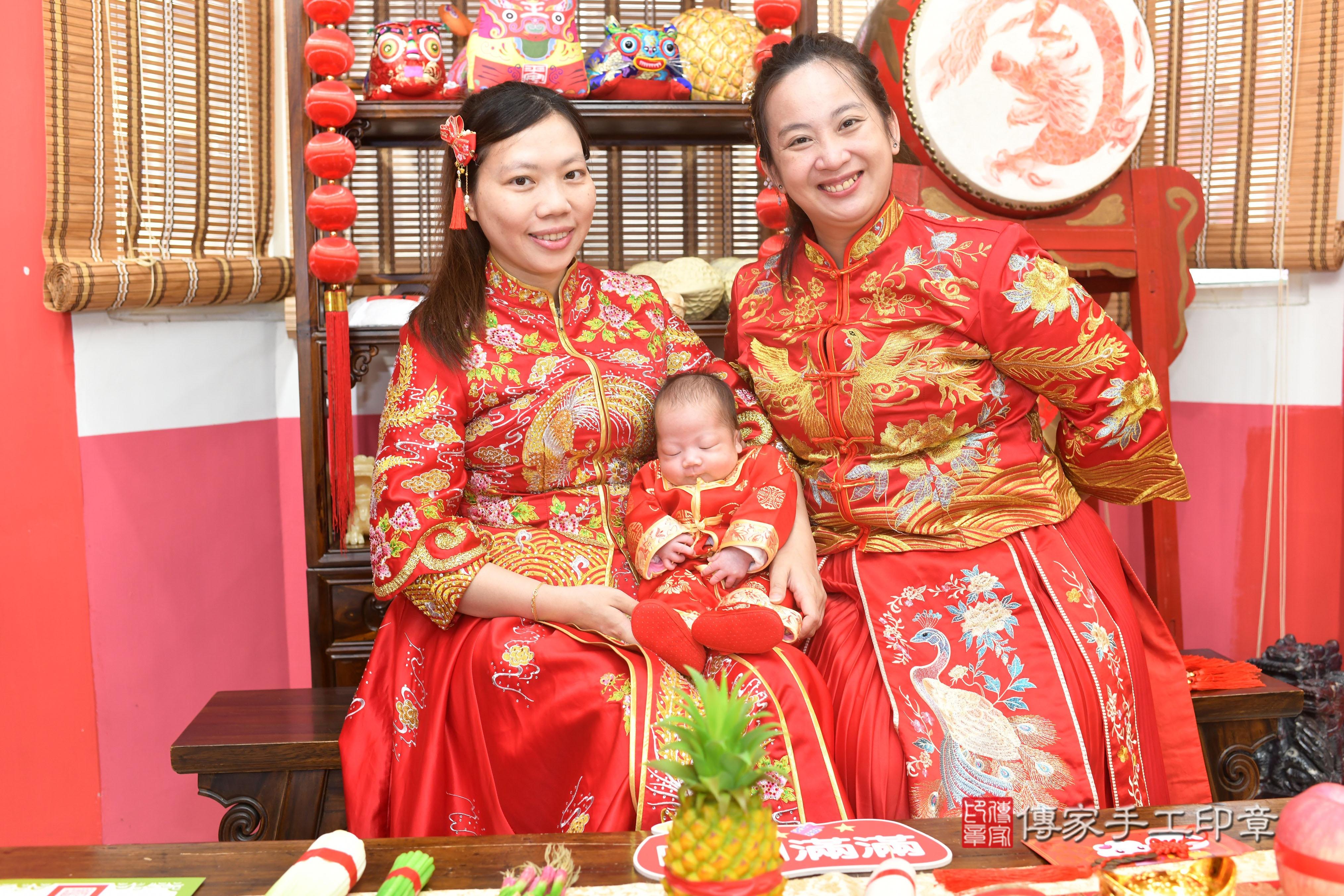 傳家手工印章高雄店、抓周、度脺、中國風會場、傳家嬰兒古禮、吉祥話、抓周道具物品24種、拍照。抓周證書。寶寶抓周、滿周歲、生日快樂、祝福