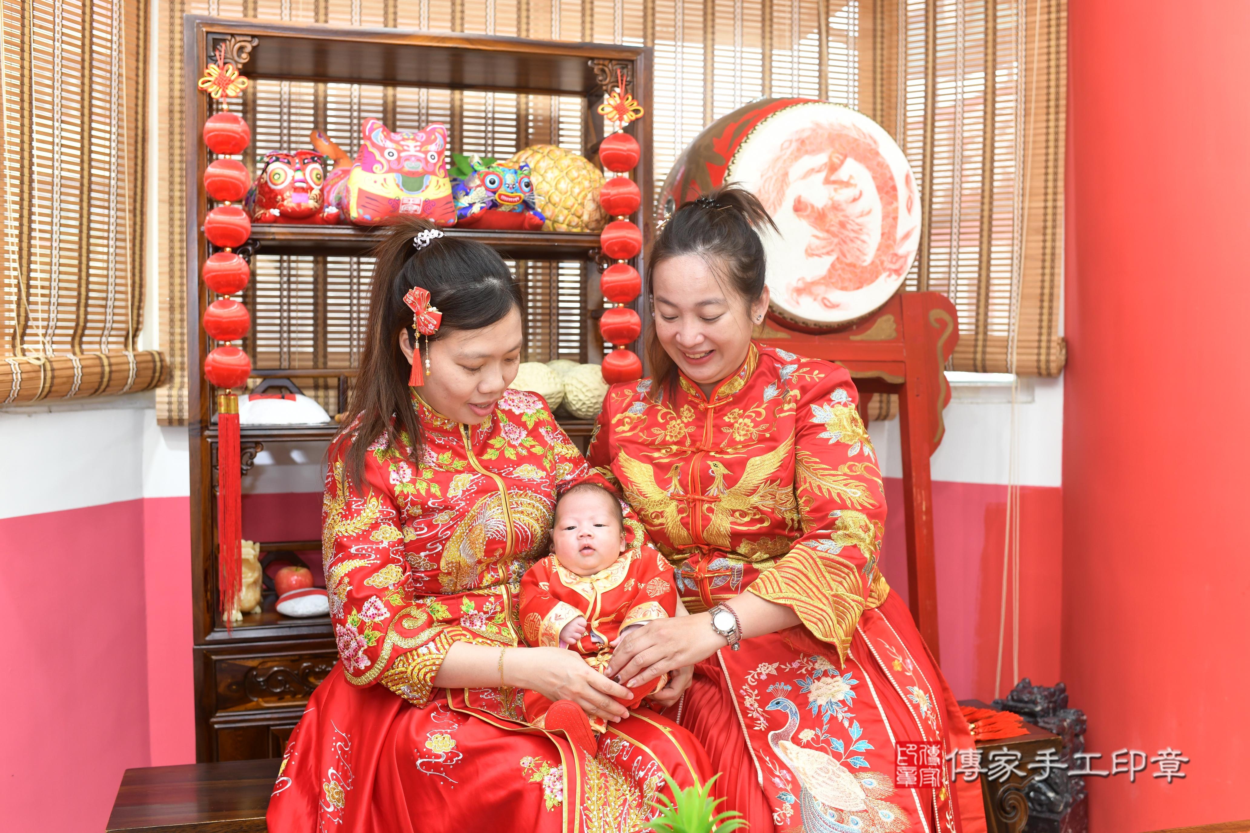 傳家手工印章高雄店、抓周、度脺、中國風會場、傳家嬰兒古禮、吉祥話、抓周道具物品24種、拍照。抓周證書。寶寶抓周、滿周歲、生日快樂、祝福