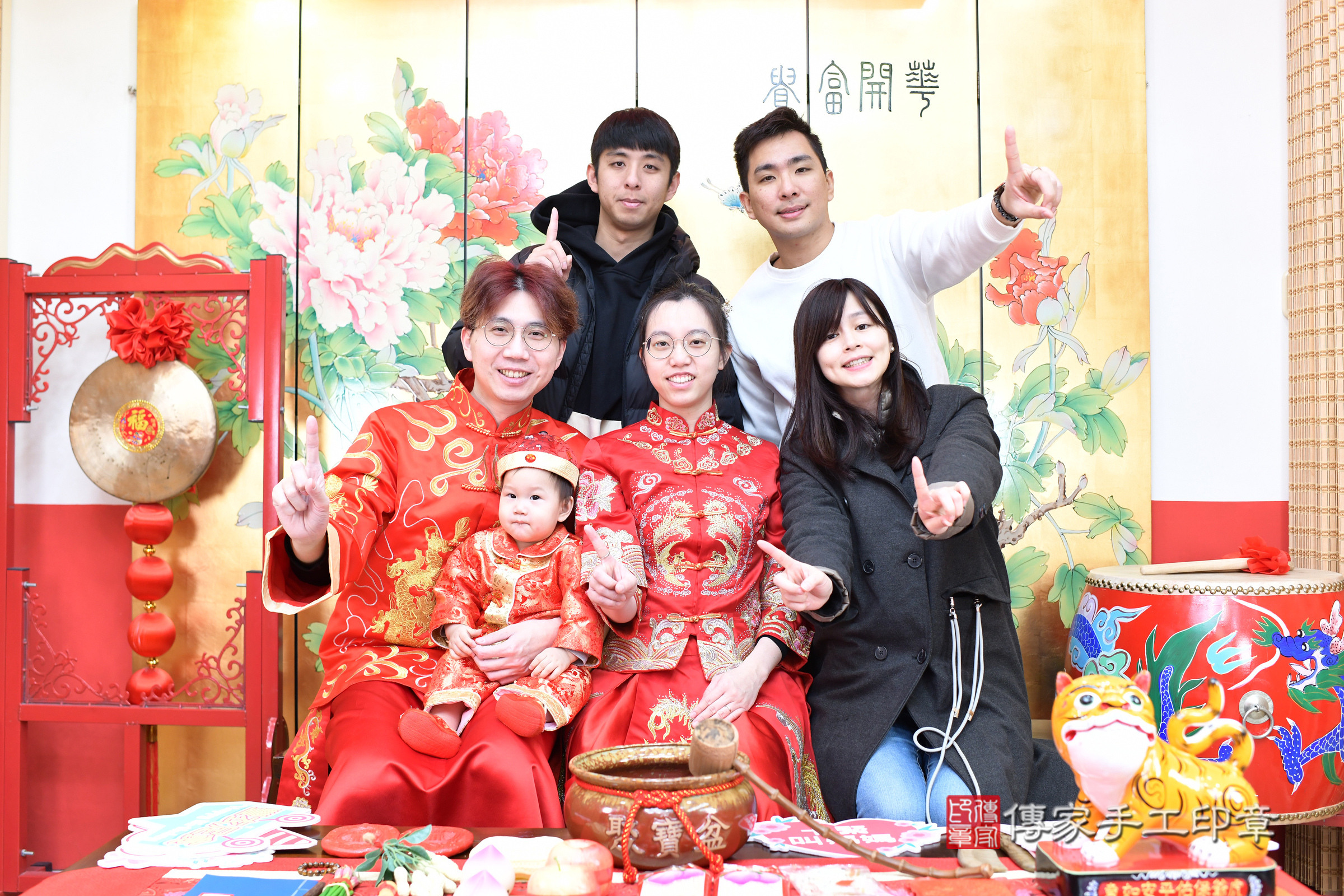 台北市大同區小祈寶寶抓周推薦：傳家台北店抓周度脺中國風會場，嬰兒古禮抓周流程儀式吉祥話、抓周道具物品24種、拍照。抓周證書。2025.2.9，照片23