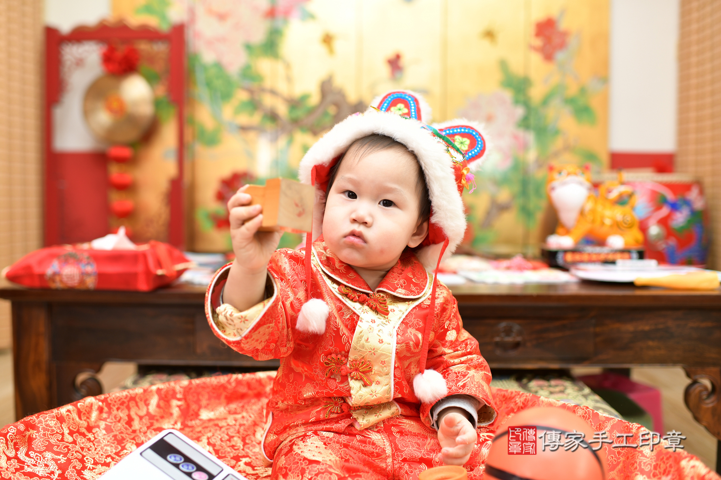 台北市大同區小祈寶寶抓周推薦：傳家台北店抓周度脺中國風會場，嬰兒古禮抓周流程儀式吉祥話、抓周道具物品24種、拍照。抓周證書。2025.2.9，照片11
