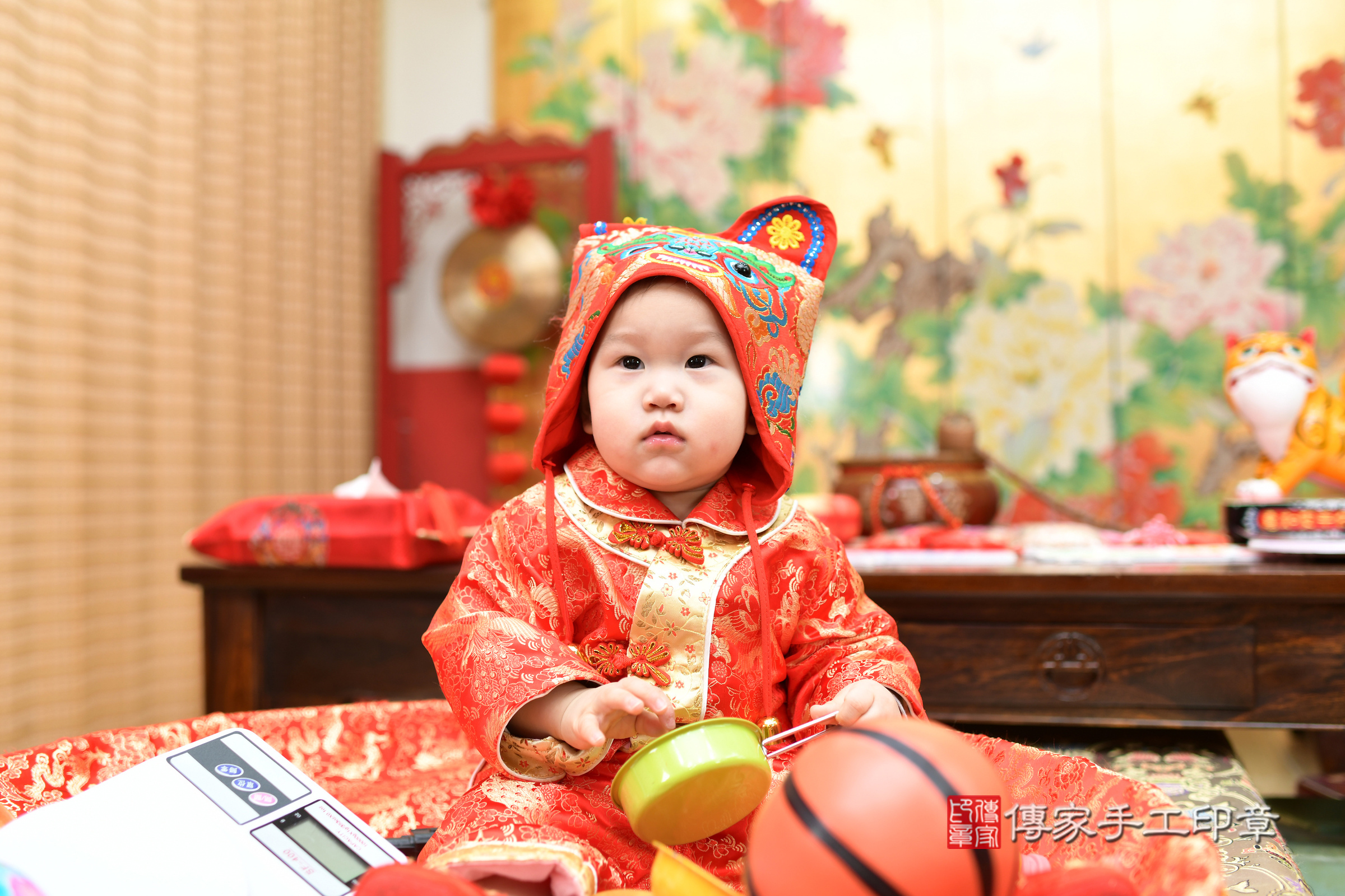 台北市大同區小祈寶寶抓周推薦：傳家台北店抓周度脺中國風會場，嬰兒古禮抓周流程儀式吉祥話、抓周道具物品24種、拍照。抓周證書。2025.2.9，照片12