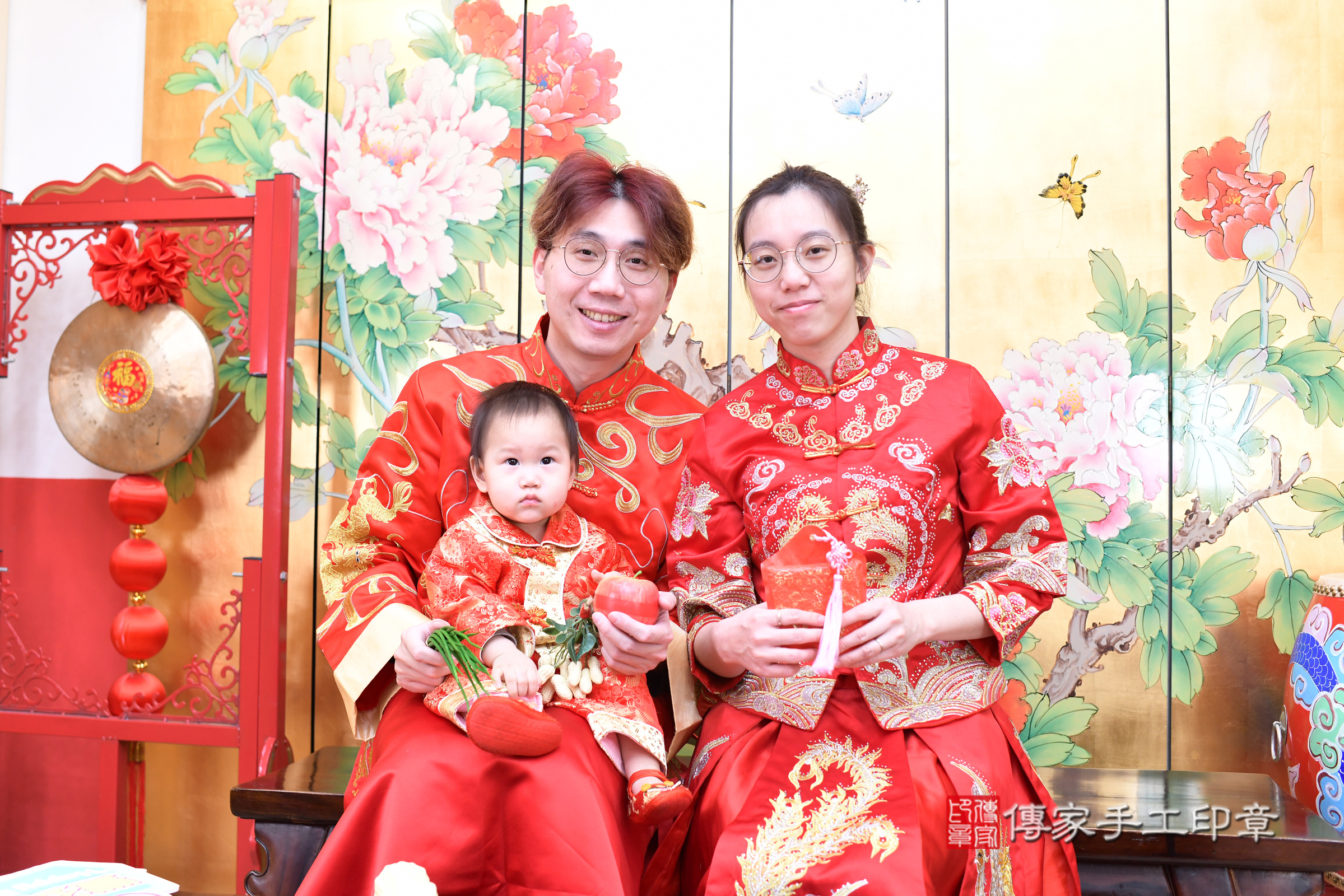 台北市大同區小祈寶寶抓周推薦：傳家台北店抓周度脺中國風會場，嬰兒古禮抓周流程儀式吉祥話、抓周道具物品24種、拍照。抓周證書。2025.2.9，照片20