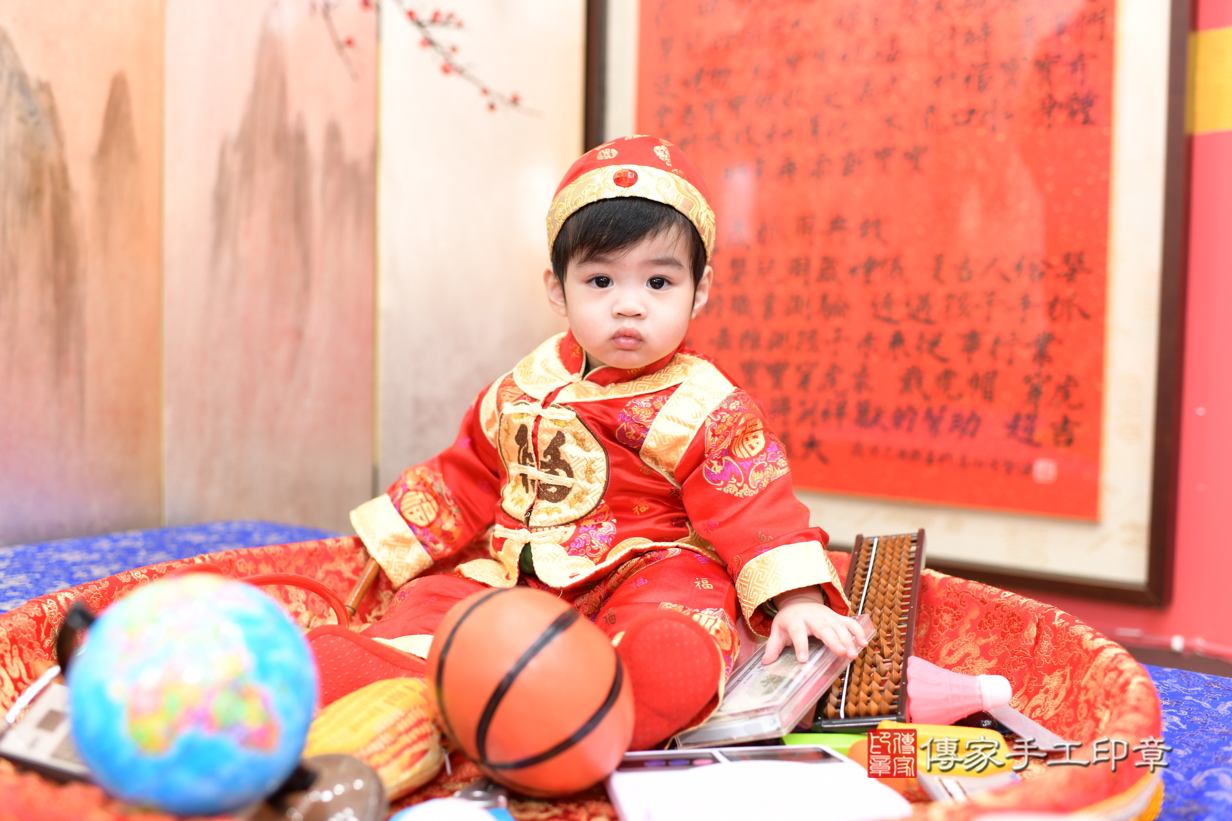 新北市永和區小倫寶寶抓周推薦:傳家新北店抓周度脺中國風會場,嬰兒古禮抓周流程儀式吉祥話、抓周道具物品24種、拍照。抓周證書。2025.2.27,照片9 新北市永和區小倫寶寶抓周推薦:傳家新北店抓周度脺中國風會場,嬰兒古禮抓周流程儀式吉祥話、抓周道具物品24種、拍照。抓周證書。2025.2.27,照片9