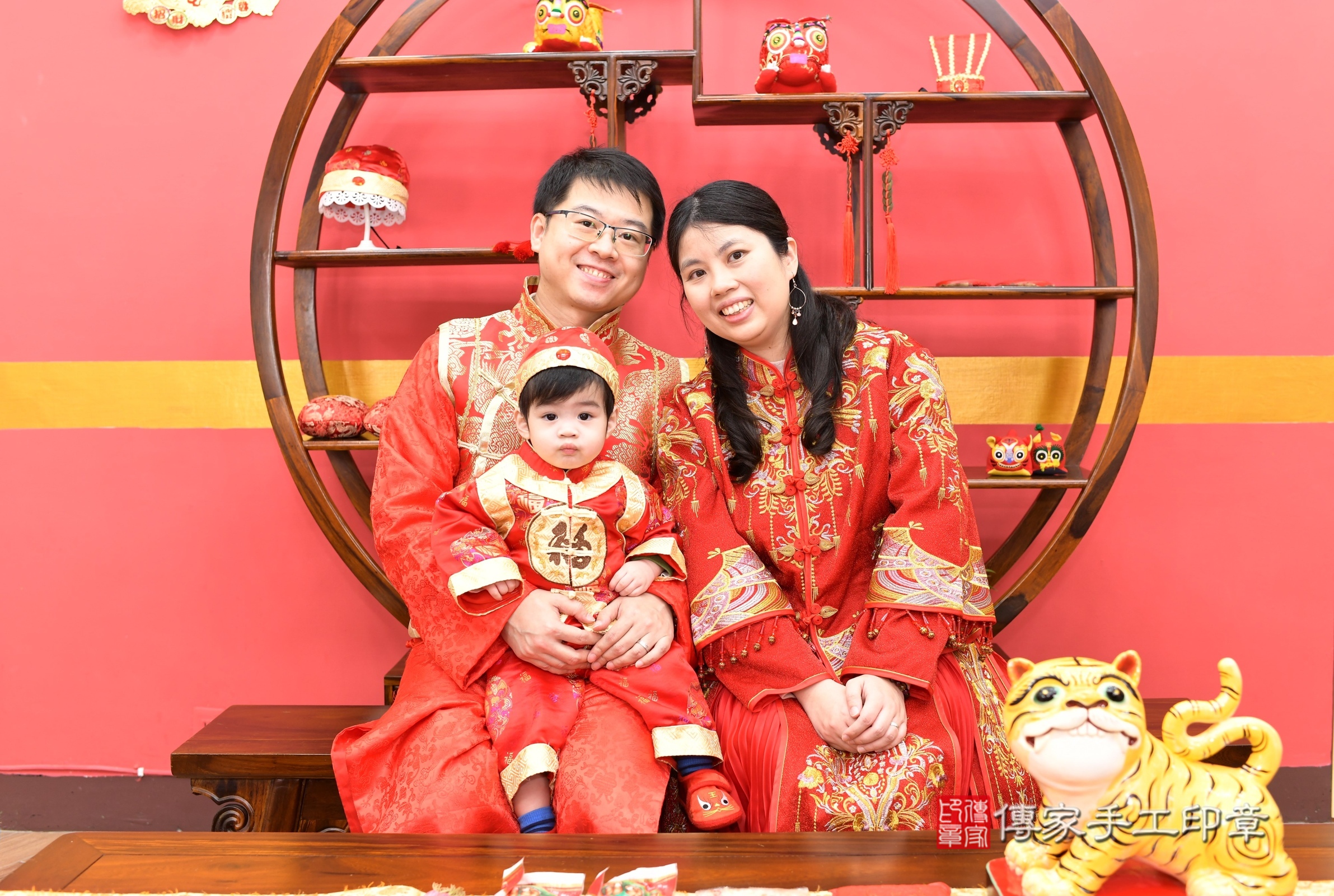 新北市永和區小倫寶寶抓周推薦:傳家新北店抓周度脺中國風會場,嬰兒古禮抓周流程儀式吉祥話、抓周道具物品24種、拍照。抓周證書。2025.2.27,照片2 新北市永和區小倫寶寶抓周推薦:傳家新北店抓周度脺中國風會場,嬰兒古禮抓周流程儀式吉祥話、抓周道具物品24種、拍照。抓周證書。2025.2.27,照片2