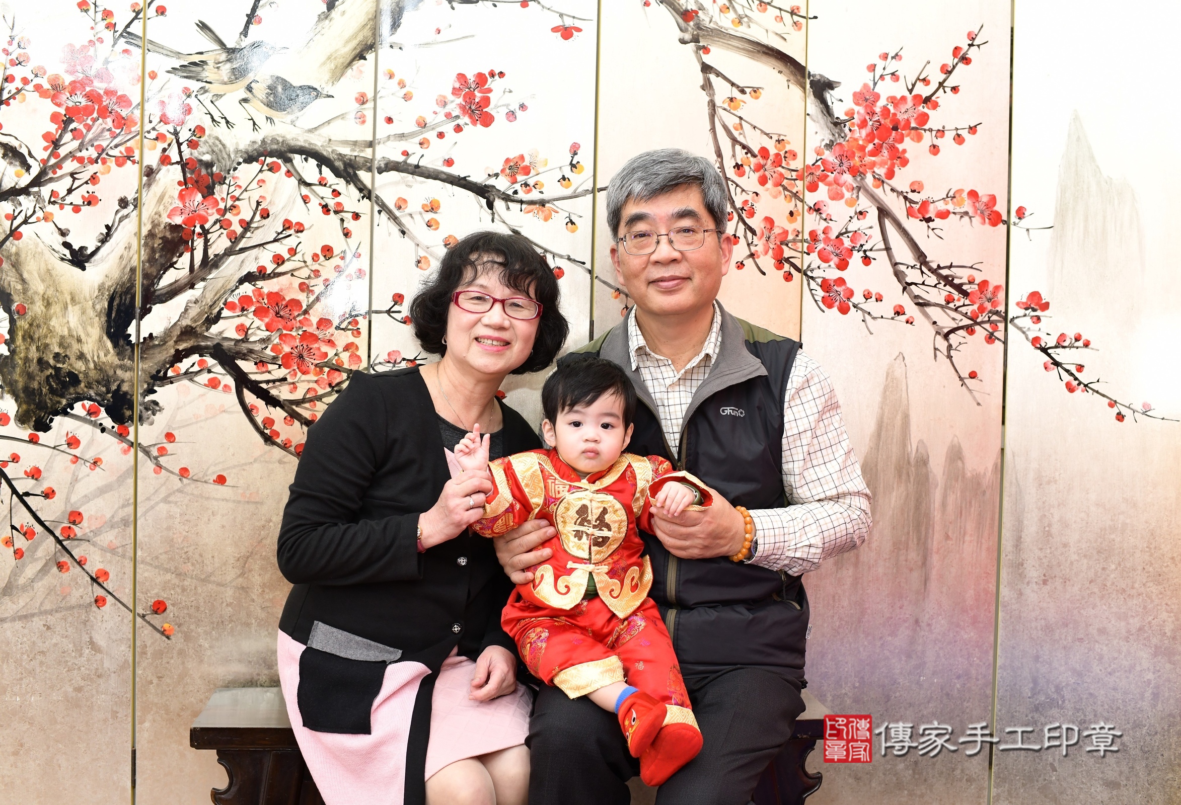 新北市永和區小倫寶寶抓周推薦:傳家新北店抓周度脺中國風會場,嬰兒古禮抓周流程儀式吉祥話、抓周道具物品24種、拍照。抓周證書。2025.2.27,照片4 新北市永和區小倫寶寶抓周推薦:傳家新北店抓周度脺中國風會場,嬰兒古禮抓周流程儀式吉祥話、抓周道具物品24種、拍照。抓周證書。2025.2.27,照片4