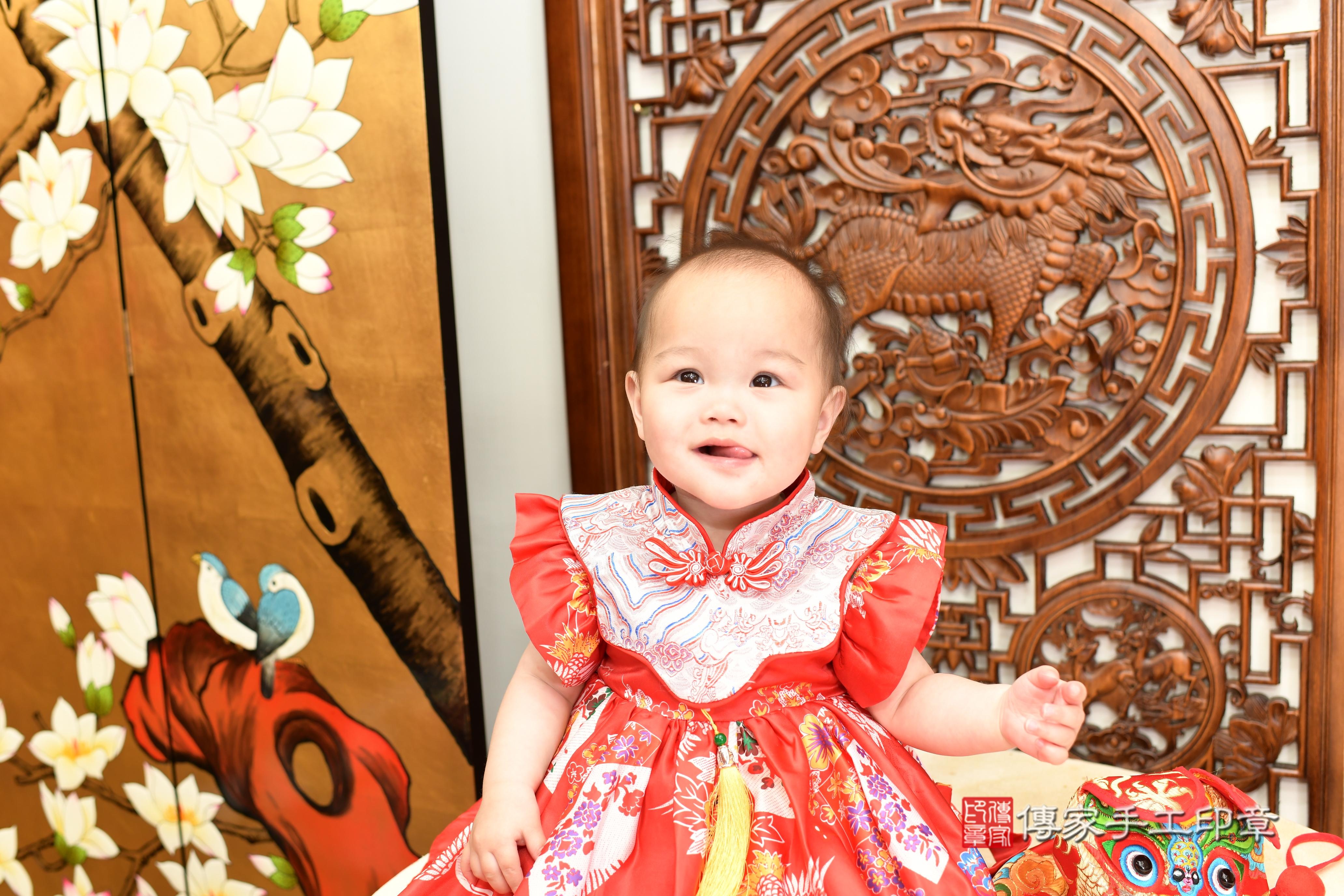 傳家手工印章台南店、抓周、度脺、中國風會場、傳家嬰兒古禮、吉祥話、抓周道具物品24種、拍照。抓周證書。寶寶抓周、滿周歲、生日快樂、祝福 傳家手工印章台南店、抓周、度脺、中國風會場、傳家嬰兒古禮、吉祥話、抓周道具物品24種、拍照。抓周證書。寶寶抓周、滿周歲、生日快樂、祝福