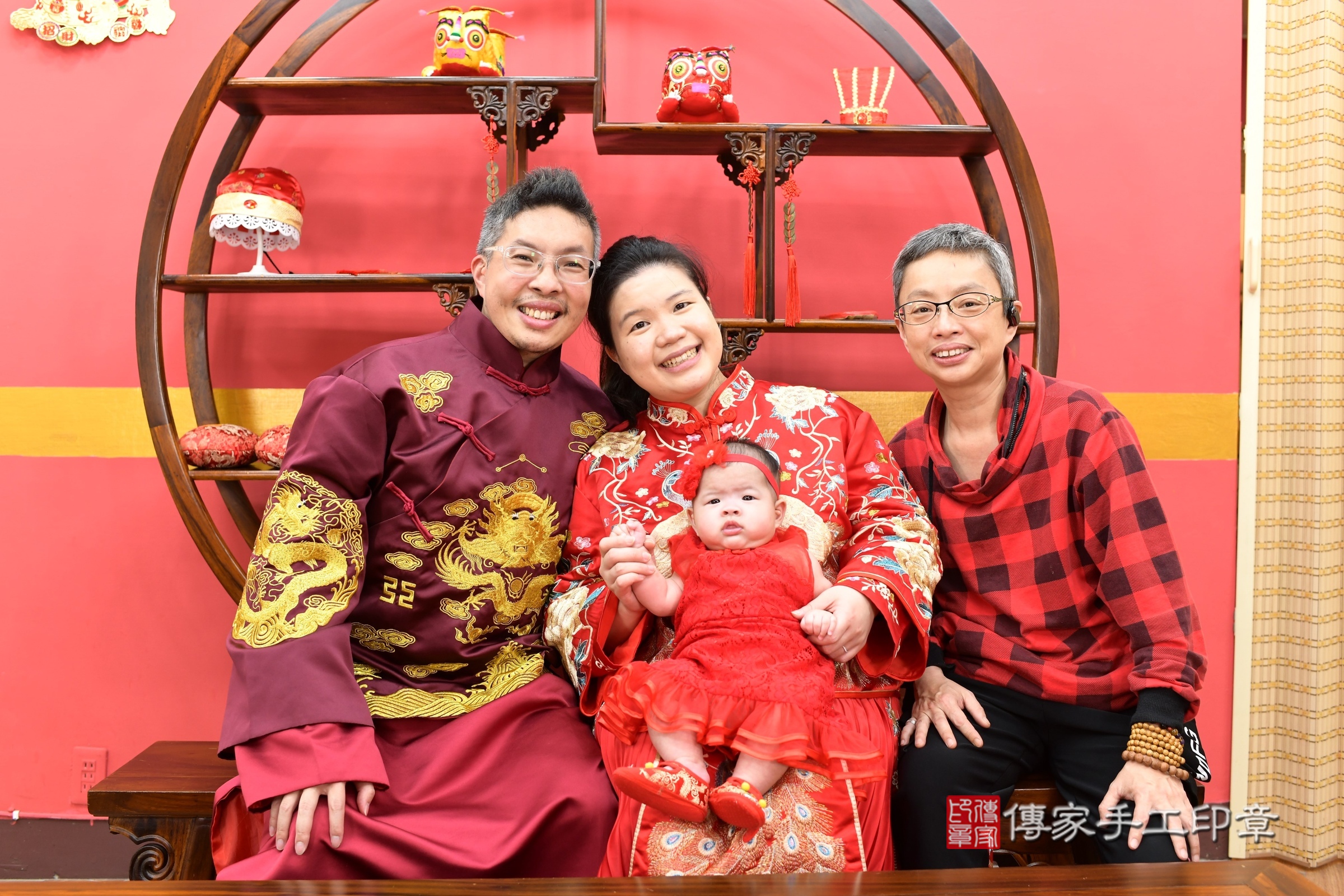 新北市永和區恩恩寶寶收涎推薦：傳家新北店收涎中國風會場，嬰兒古禮收涎收口水流程儀式、收涎吉祥話、收涎餅乾、收涎拍照。收涎證書。2025.2.28，照片8