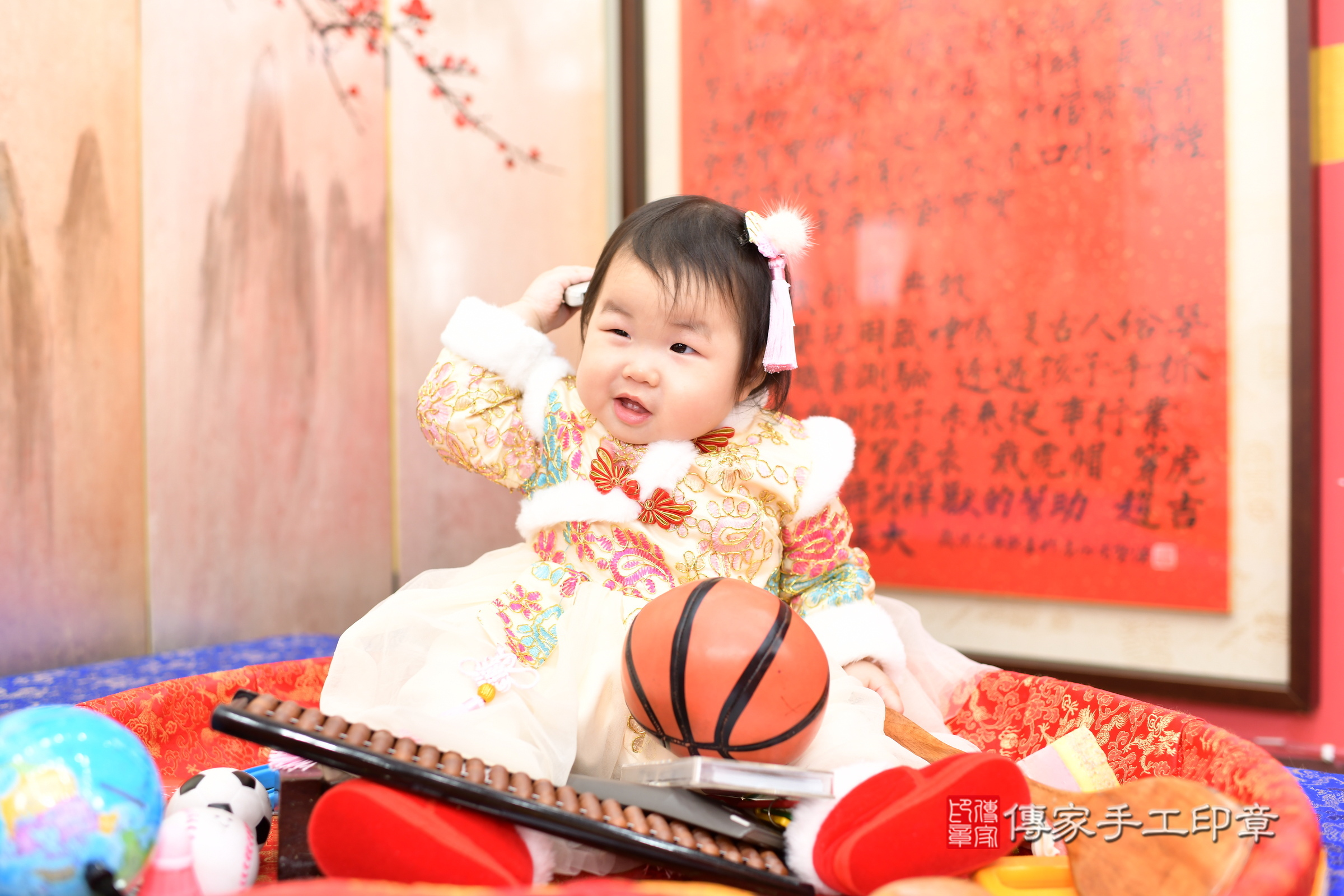 新北市永和區晞晞寶寶抓周推薦:傳家新北店抓周度脺中國風會場,嬰兒古禮抓周流程儀式吉祥話、抓周道具物品24種、拍照。抓周證書。2025.3.2,照片9 新北市永和區晞晞寶寶抓周推薦:傳家新北店抓周度脺中國風會場,嬰兒古禮抓周流程儀式吉祥話、抓周道具物品24種、拍照。抓周證書。2025.3.2,照片9