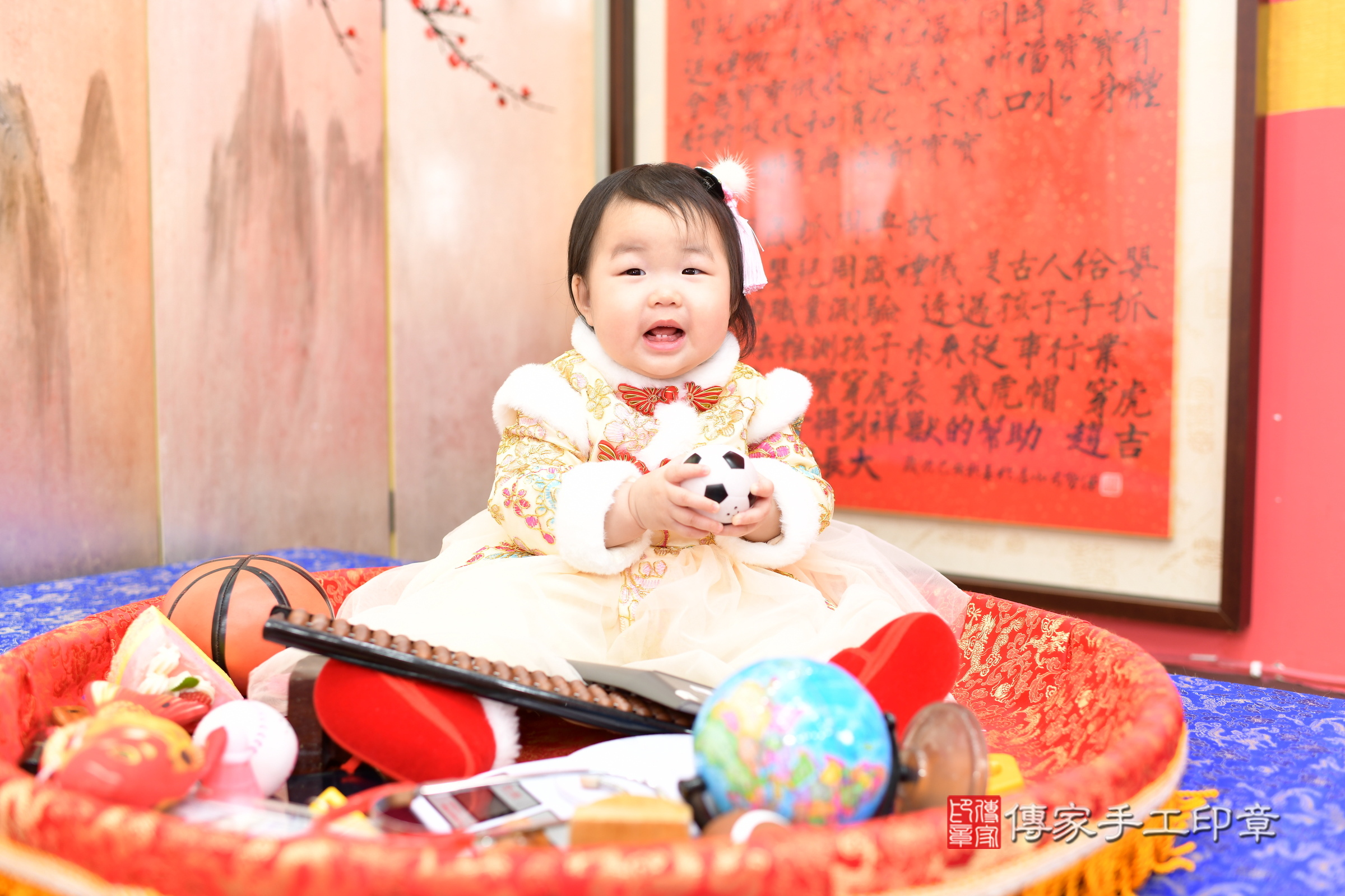 新北市永和區晞晞寶寶抓周推薦:傳家新北店抓周度脺中國風會場,嬰兒古禮抓周流程儀式吉祥話、抓周道具物品24種、拍照。抓周證書。2025.3.2,照片7 新北市永和區晞晞寶寶抓周推薦:傳家新北店抓周度脺中國風會場,嬰兒古禮抓周流程儀式吉祥話、抓周道具物品24種、拍照。抓周證書。2025.3.2,照片7