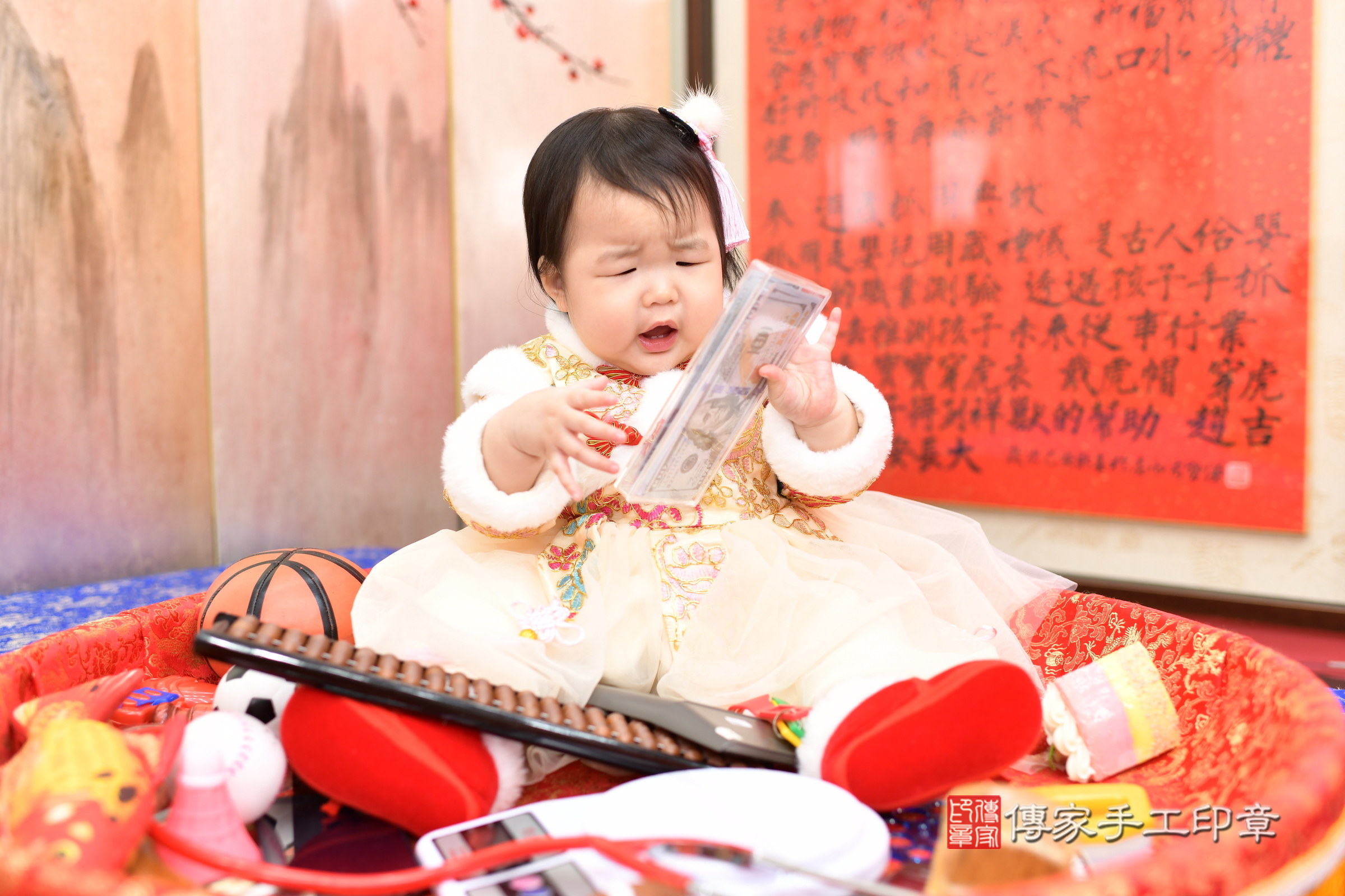 新北市永和區晞晞寶寶抓周推薦:傳家新北店抓周度脺中國風會場,嬰兒古禮抓周流程儀式吉祥話、抓周道具物品24種、拍照。抓周證書。2025.3.2,照片8 新北市永和區晞晞寶寶抓周推薦:傳家新北店抓周度脺中國風會場,嬰兒古禮抓周流程儀式吉祥話、抓周道具物品24種、拍照。抓周證書。2025.3.2,照片8