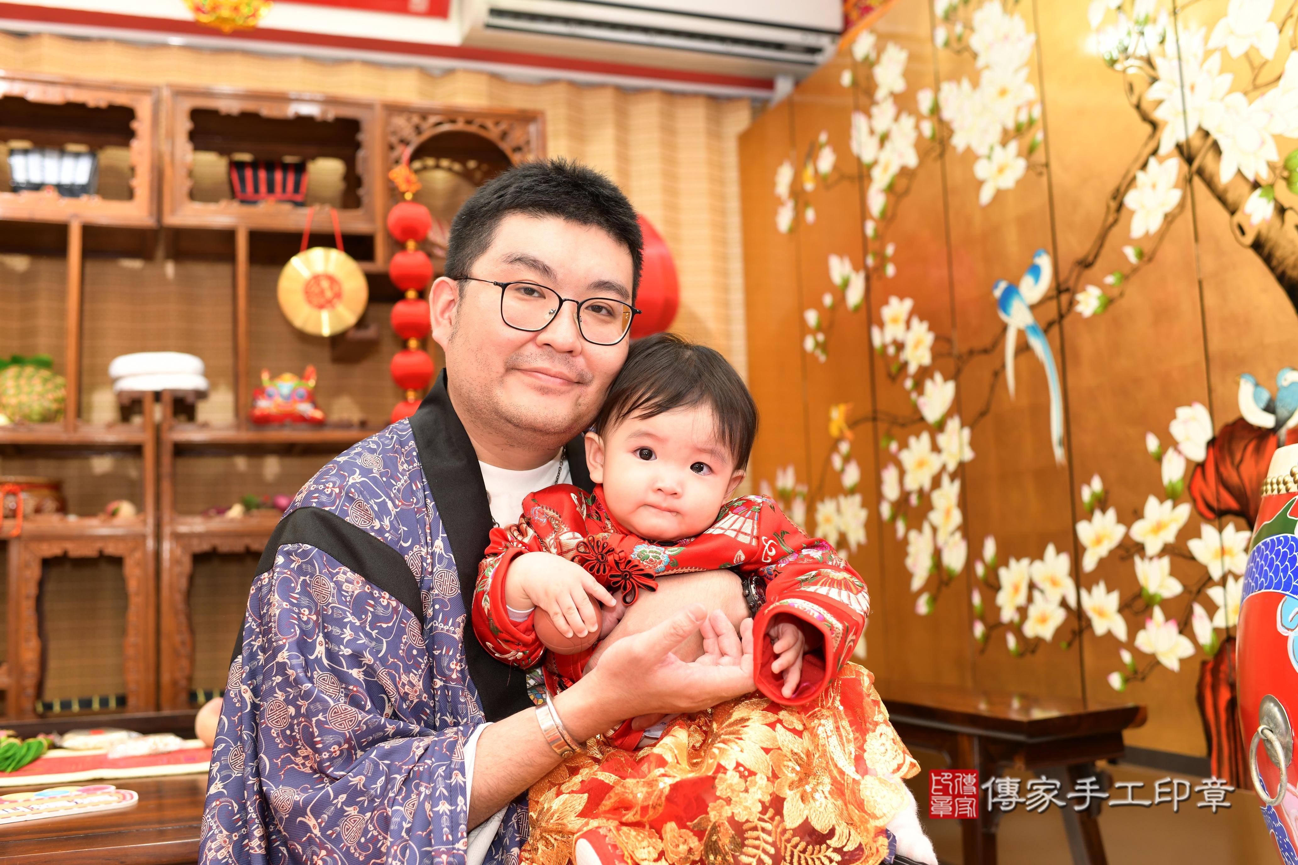 傳家手工印章台南店、抓周、度脺、中國風會場、傳家嬰兒古禮、吉祥話、抓周道具物品24種、拍照。抓周證書。寶寶抓周、滿周歲、生日快樂、祝福 傳家手工印章台南店、抓周、度脺、中國風會場、傳家嬰兒古禮、吉祥話、抓周道具物品24種、拍照。抓周證書。寶寶抓周、滿周歲、生日快樂、祝福