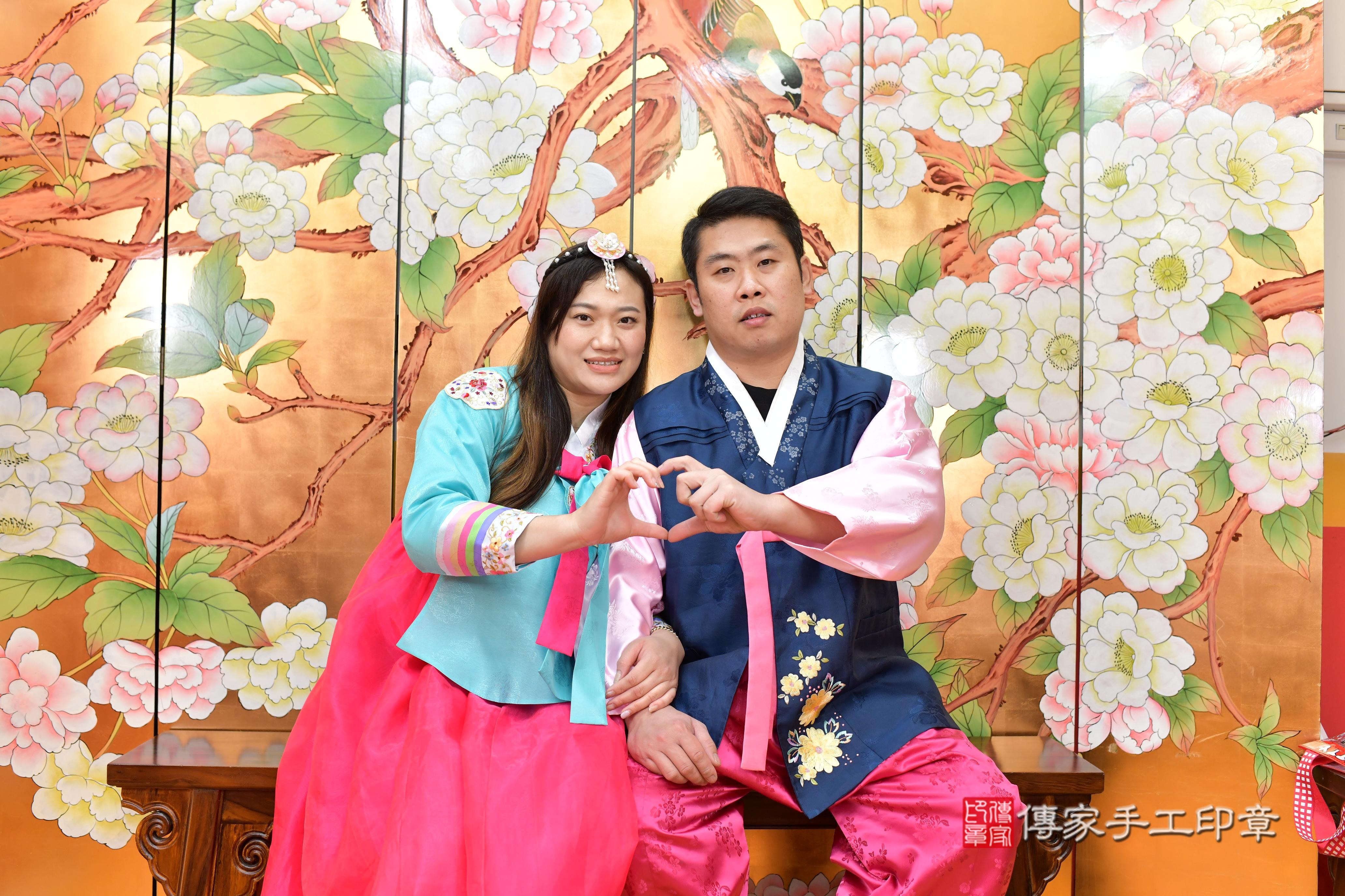 傳家手工印章桃園店、抓周、度脺、中國風會場、傳家嬰兒古禮、吉祥話、抓周道具物品24種、拍照。抓周證書。寶寶抓周、滿周歲、生日快樂、祝福 傳家手工印章桃園店、抓周、度脺、中國風會場、傳家嬰兒古禮、吉祥話、抓周道具物品24種、拍照。抓周證書。寶寶抓周、滿周歲、生日快樂、祝福