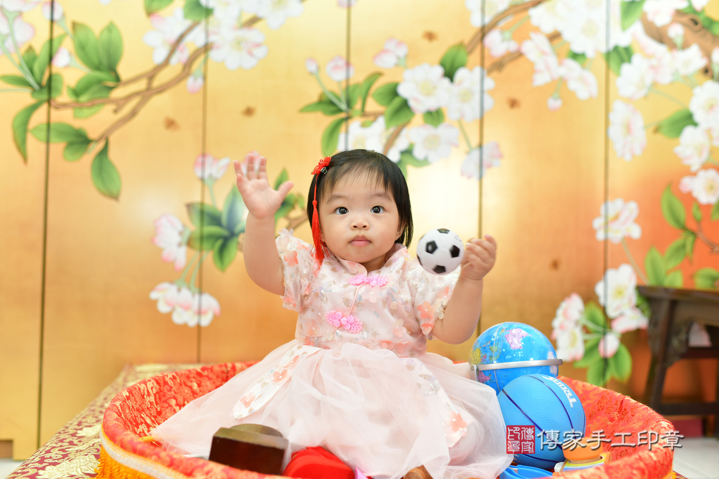 台中市北區小婕寶寶抓周推薦:傳家台中店抓周度脺中國風會場,嬰兒古禮抓周流程儀式吉祥話、抓周道具物品24種、拍照。抓周證書。2025.3.3,照片8 台中市北區小婕寶寶抓周推薦:傳家台中店抓周度脺中國風會場,嬰兒古禮抓周流程儀式吉祥話、抓周道具物品24種、拍照。抓周證書。2025.3.3,照片8