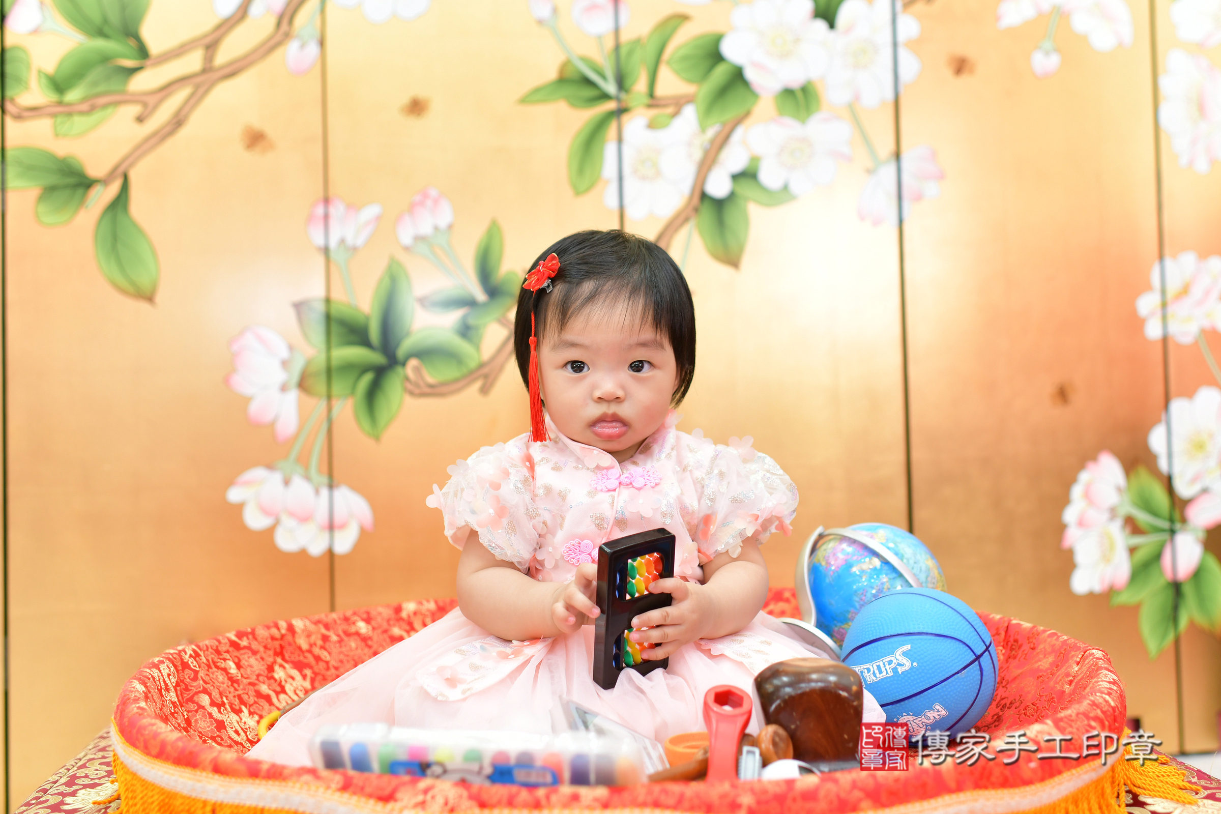 台中市北區小婕寶寶抓周推薦:傳家台中店抓周度脺中國風會場,嬰兒古禮抓周流程儀式吉祥話、抓周道具物品24種、拍照。抓周證書。2025.3.3,照片11 台中市北區小婕寶寶抓周推薦:傳家台中店抓周度脺中國風會場,嬰兒古禮抓周流程儀式吉祥話、抓周道具物品24種、拍照。抓周證書。2025.3.3,照片11