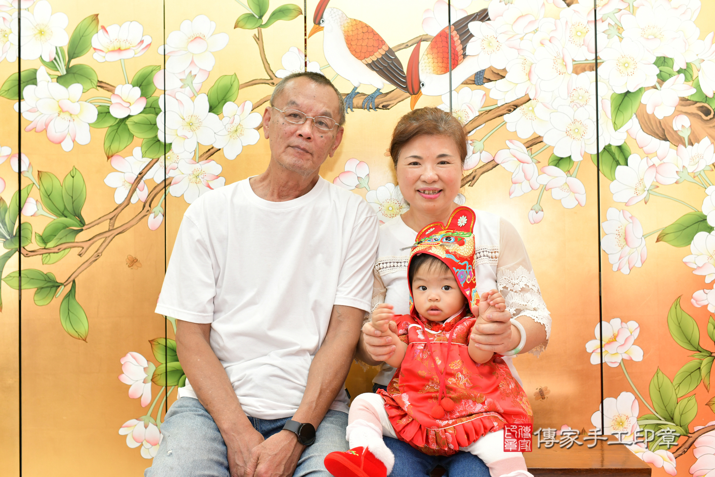 台中市北區小婕寶寶抓周推薦:傳家台中店抓周度脺中國風會場,嬰兒古禮抓周流程儀式吉祥話、抓周道具物品24種、拍照。抓周證書。2025.3.3,照片4 台中市北區小婕寶寶抓周推薦:傳家台中店抓周度脺中國風會場,嬰兒古禮抓周流程儀式吉祥話、抓周道具物品24種、拍照。抓周證書。2025.3.3,照片4