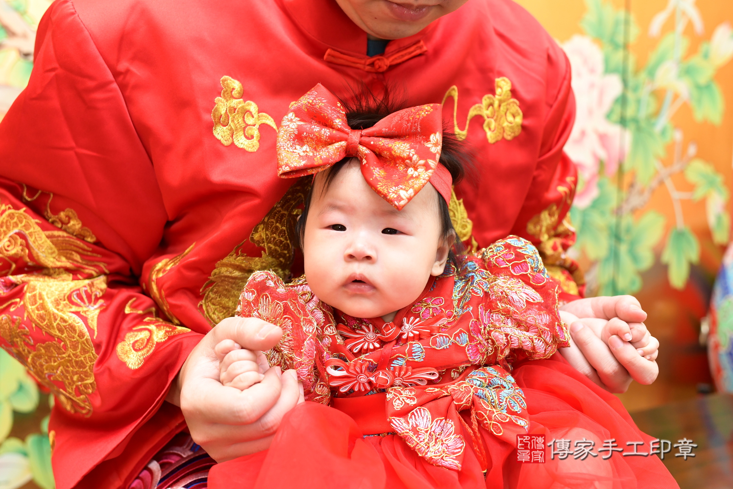 新北市永和區妡妡寶寶收涎推薦：傳家新北店收涎中國風會場，嬰兒古禮收涎收口水流程儀式、收涎吉祥話、收涎餅乾、收涎拍照。收涎證書。2025.3.8，照片3