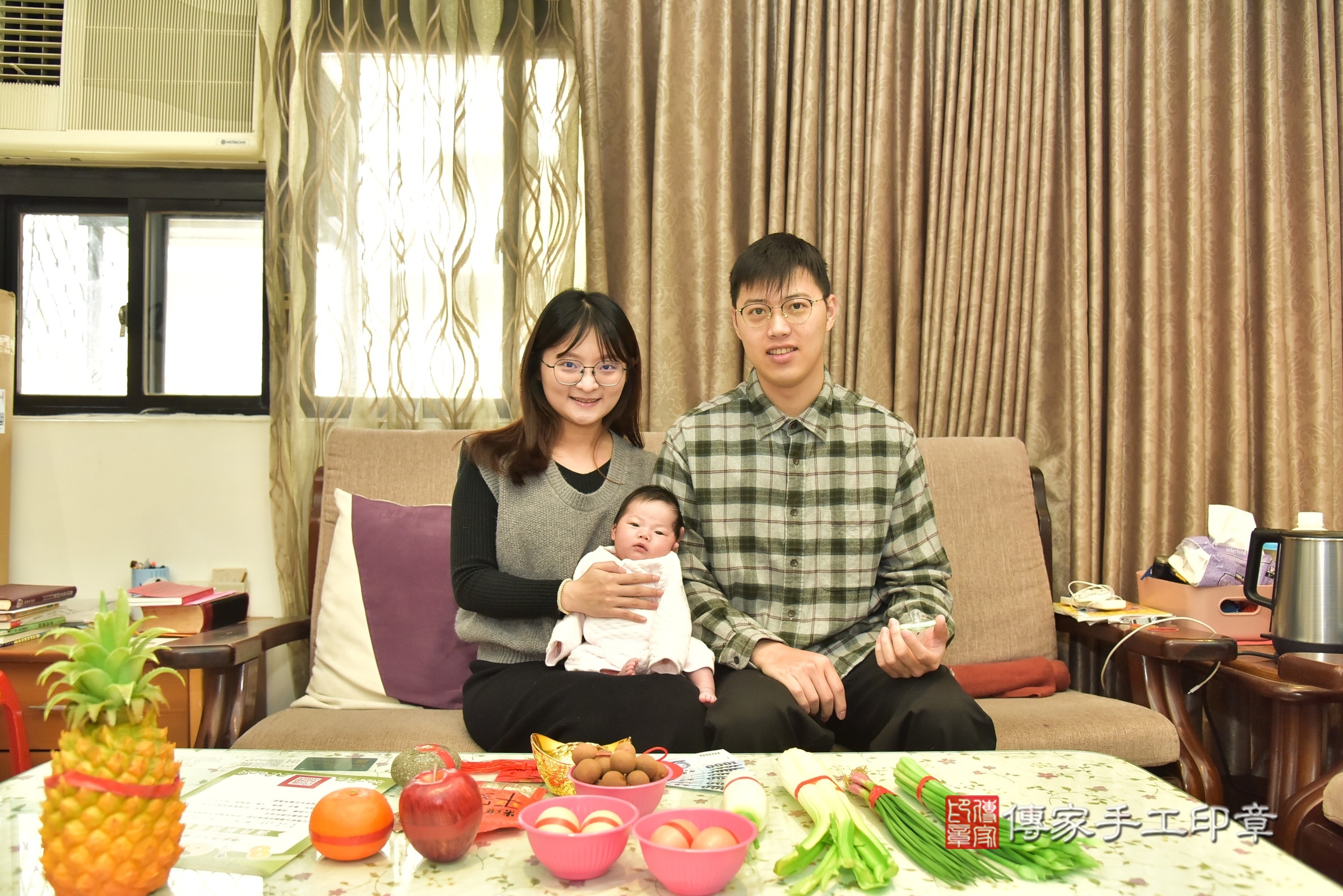 琳琳寶寶(新北市永和區嬰兒寶寶滿月剃頭理髮、嬰兒剃胎毛儀式吉祥話)。中國風會場，爸媽寶貝穿「日中韓」古裝禮服。專業拍照、證書。★購買「臍帶章、肚臍章、胎毛筆刷印章」贈送：剃頭、收涎、抓周，三選一。2025.3.8，照片1