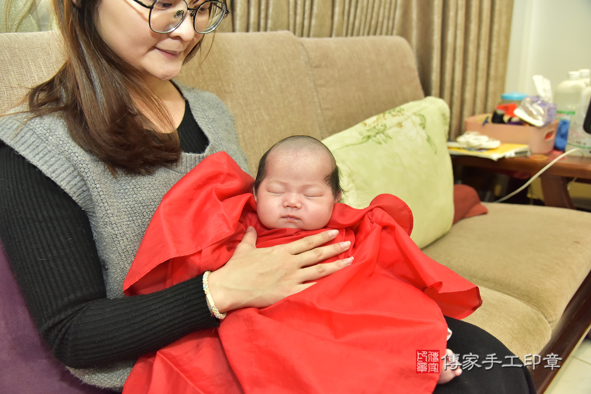 琳琳寶寶(新北市永和區嬰兒寶寶滿月剃頭理髮、嬰兒剃胎毛儀式吉祥話)。中國風會場，爸媽寶貝穿「日中韓」古裝禮服。專業拍照、證書。★購買「臍帶章、肚臍章、胎毛筆刷印章」贈送：剃頭、收涎、抓周，三選一。2025.3.8，照片13