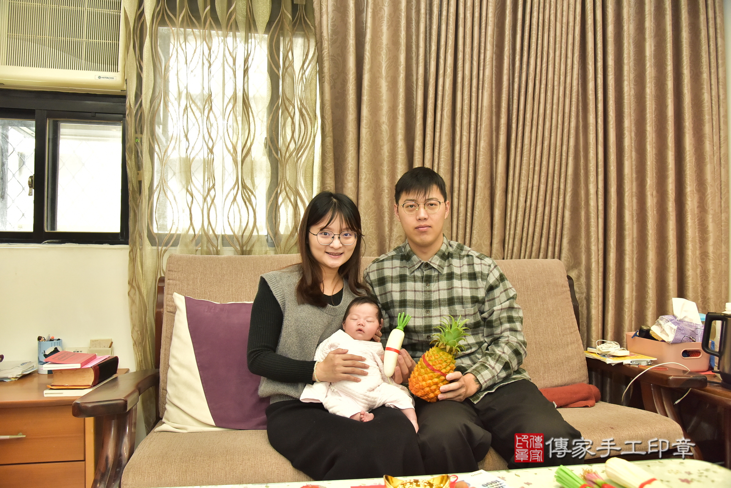 琳琳寶寶(新北市永和區嬰兒寶寶滿月剃頭理髮、嬰兒剃胎毛儀式吉祥話)。中國風會場，爸媽寶貝穿「日中韓」古裝禮服。專業拍照、證書。★購買「臍帶章、肚臍章、胎毛筆刷印章」贈送：剃頭、收涎、抓周，三選一。2025.3.8，照片8