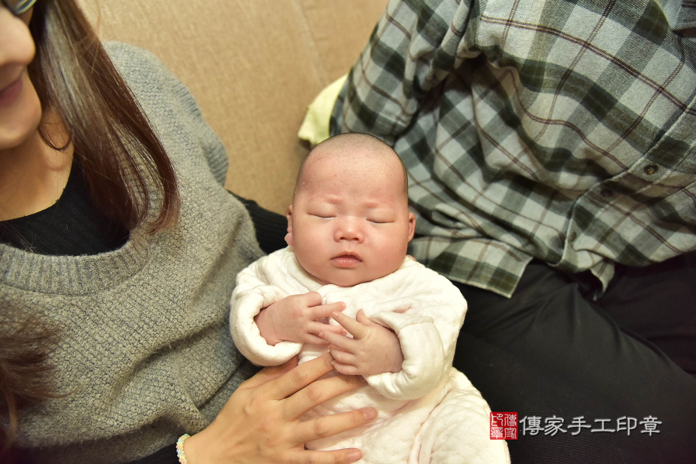 琳琳寶寶(新北市永和區嬰兒寶寶滿月剃頭理髮、嬰兒剃胎毛儀式吉祥話)。中國風會場，爸媽寶貝穿「日中韓」古裝禮服。專業拍照、證書。★購買「臍帶章、肚臍章、胎毛筆刷印章」贈送：剃頭、收涎、抓周，三選一。2025.3.8，照片14