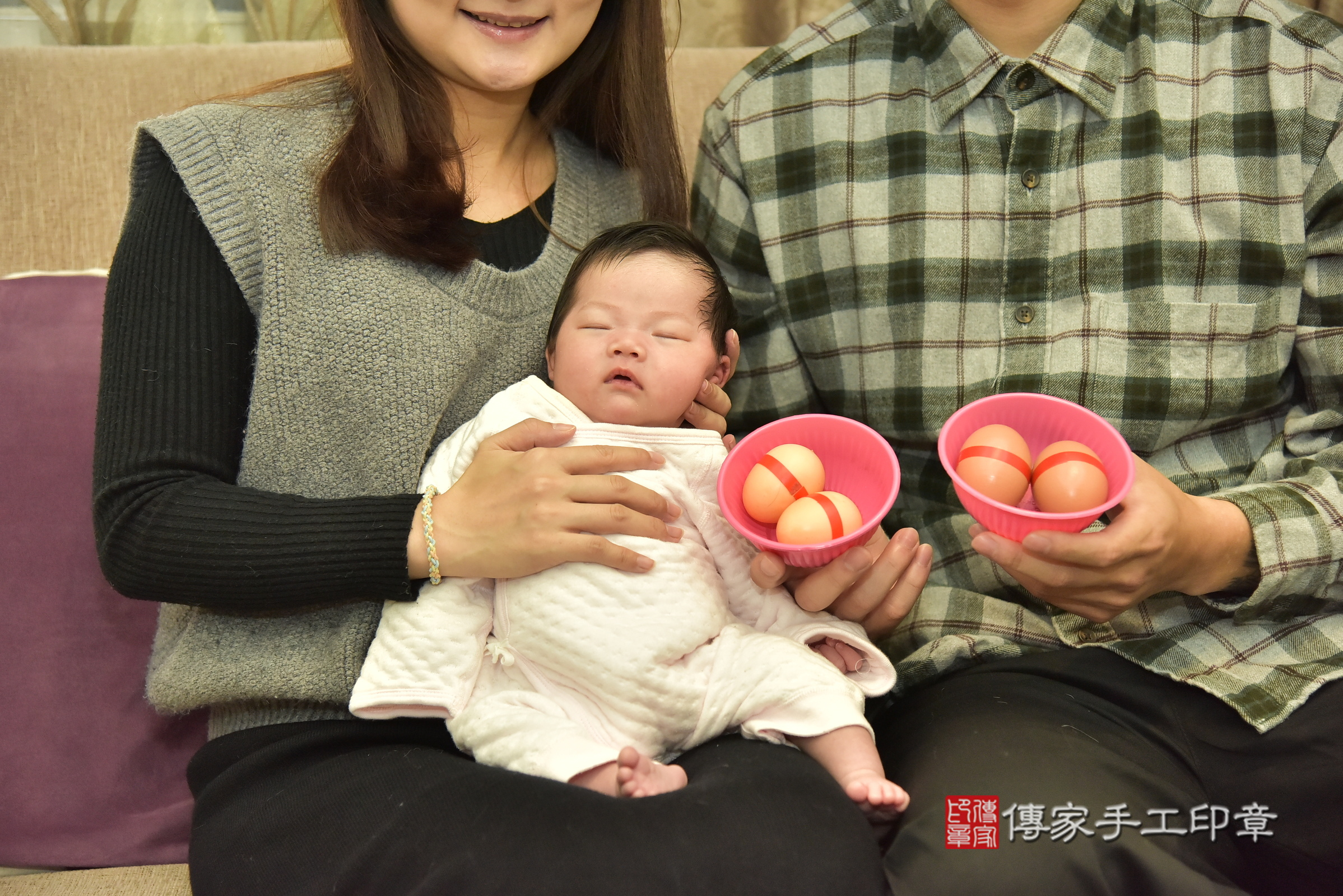 琳琳寶寶(新北市永和區嬰兒寶寶滿月剃頭理髮、嬰兒剃胎毛儀式吉祥話)。中國風會場，爸媽寶貝穿「日中韓」古裝禮服。專業拍照、證書。★購買「臍帶章、肚臍章、胎毛筆刷印章」贈送：剃頭、收涎、抓周，三選一。2025.3.8，照片5