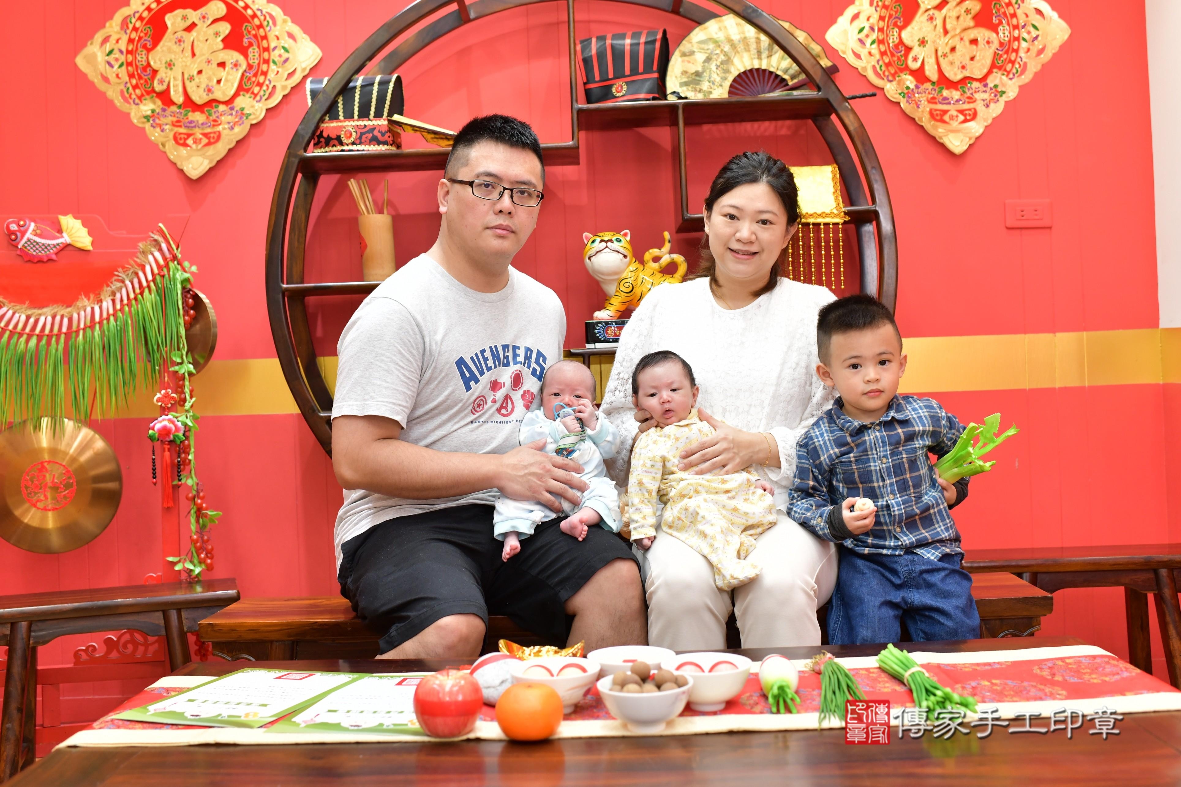傳家手工印章桃園店、抓周、度脺、中國風會場、傳家嬰兒古禮、吉祥話、抓周道具物品24種、拍照。抓周證書。寶寶抓周、滿周歲、生日快樂、祝福