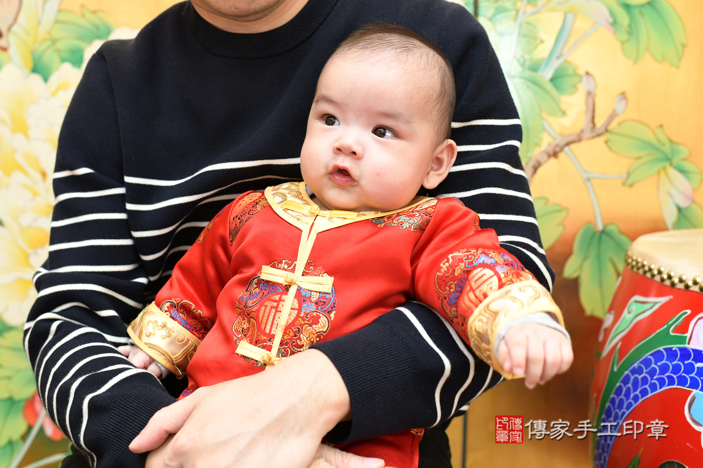 台北市大同區翔翔寶寶收涎推薦：傳家台北店收涎中國風會場，嬰兒古禮收涎收口水流程儀式、收涎吉祥話、收涎餅乾、收涎拍照。收涎證書。2025.2.27，照片2