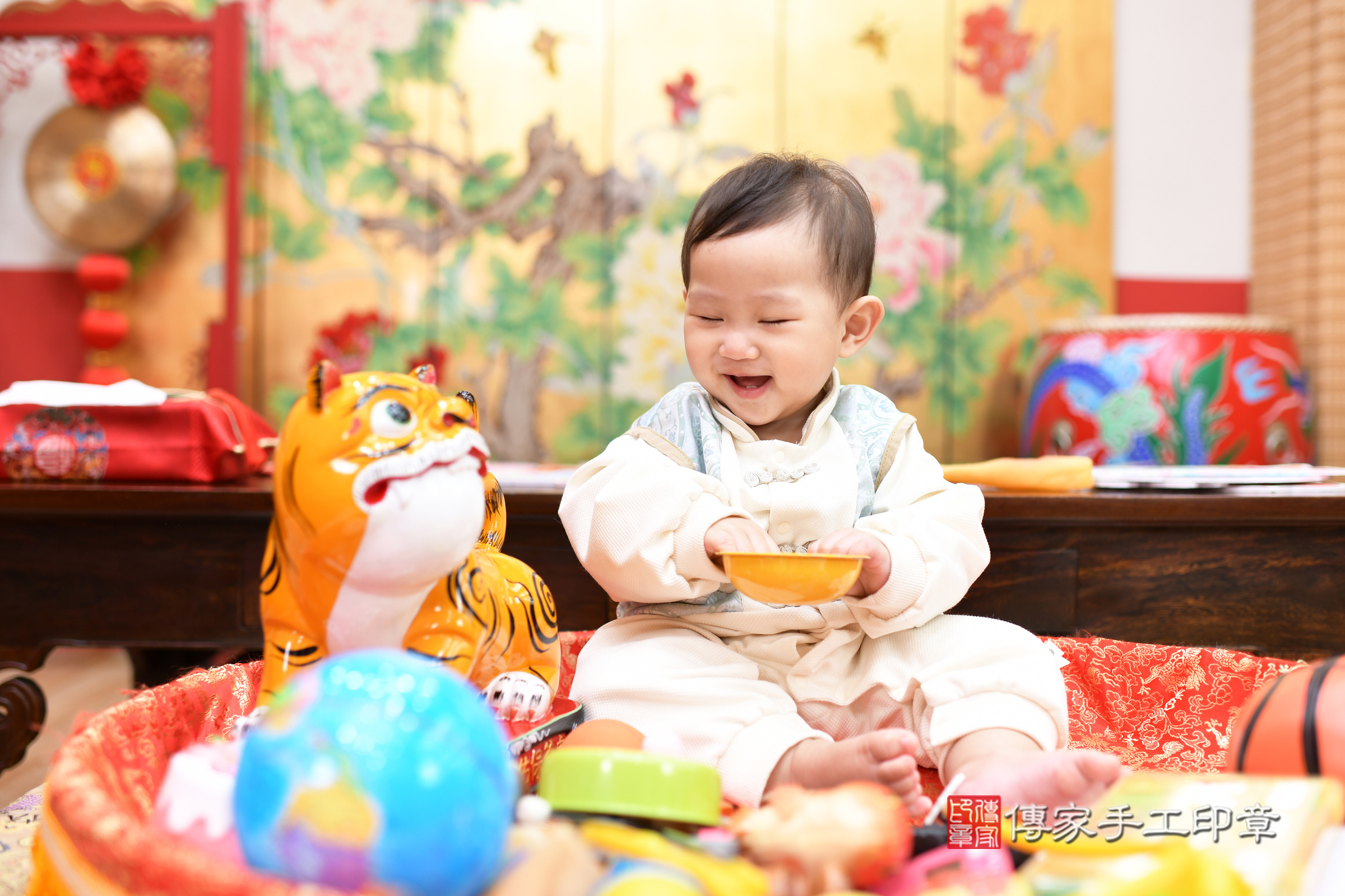 台北市大同區小澤寶寶抓周推薦:傳家台北店抓周度脺中國風會場,嬰兒古禮抓周流程儀式吉祥話、抓周道具物品24種、拍照。抓周證書。2025.2.27,照片6 台北市大同區小澤寶寶抓周推薦:傳家台北店抓周度脺中國風會場,嬰兒古禮抓周流程儀式吉祥話、抓周道具物品24種、拍照。抓周證書。2025.2.27,照片6