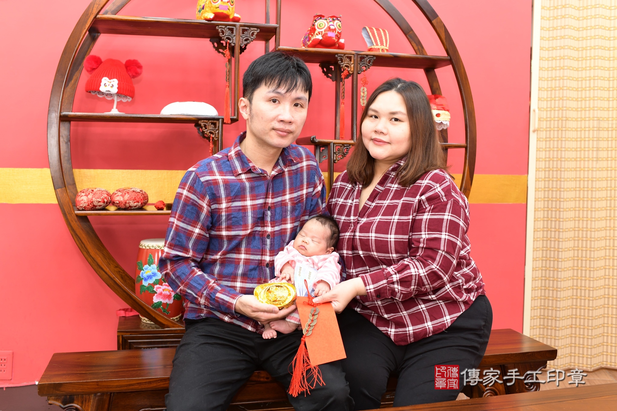 芩芩寶寶(新北市永和區嬰兒寶寶滿月剃頭理髮、嬰兒剃胎毛儀式吉祥話)。中國風會場，爸媽寶貝穿「日中韓」古裝禮服。專業拍照、證書。★購買「臍帶章、肚臍章、胎毛筆刷印章」贈送：剃頭、收涎、抓周，三選一。2025.3.11，照片10