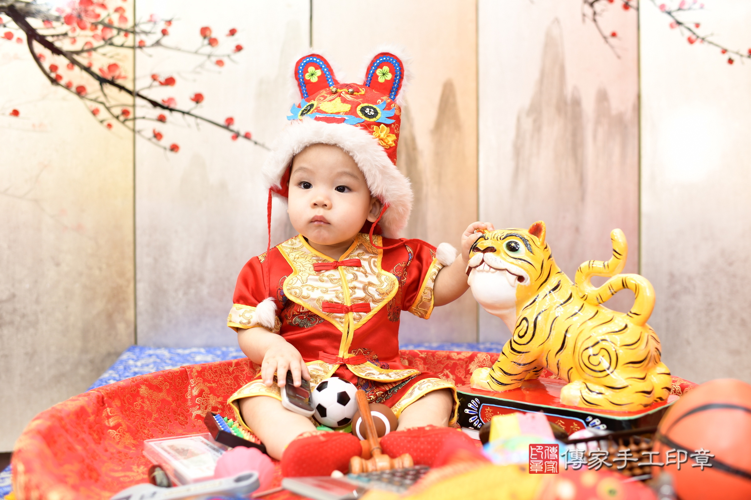 新北市永和區睿睿寶寶抓周推薦:傳家新北店抓周度脺中國風會場,嬰兒古禮抓周流程儀式吉祥話、抓周道具物品24種、拍照。抓周證書。2025.3.5,照片8 新北市永和區睿睿寶寶抓周推薦:傳家新北店抓周度脺中國風會場,嬰兒古禮抓周流程儀式吉祥話、抓周道具物品24種、拍照。抓周證書。2025.3.5,照片8