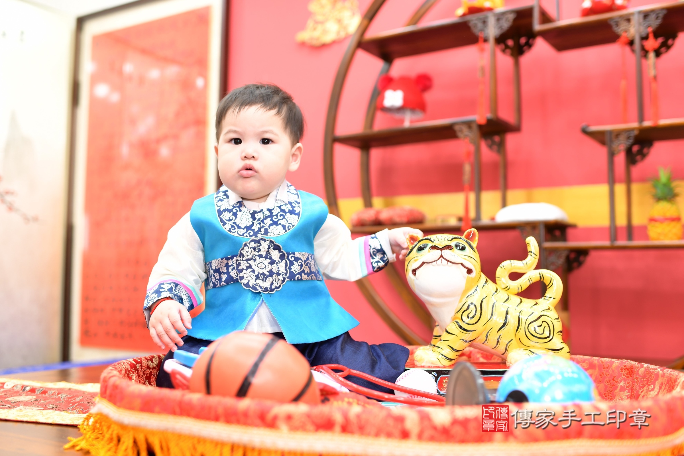 新北市永和區小軒寶寶抓周推薦:傳家新北店抓周度脺中國風會場,嬰兒古禮抓周流程儀式吉祥話、抓周道具物品24種、拍照。抓周證書。2025.3.9,照片2 新北市永和區小軒寶寶抓周推薦:傳家新北店抓周度脺中國風會場,嬰兒古禮抓周流程儀式吉祥話、抓周道具物品24種、拍照。抓周證書。2025.3.9,照片2
